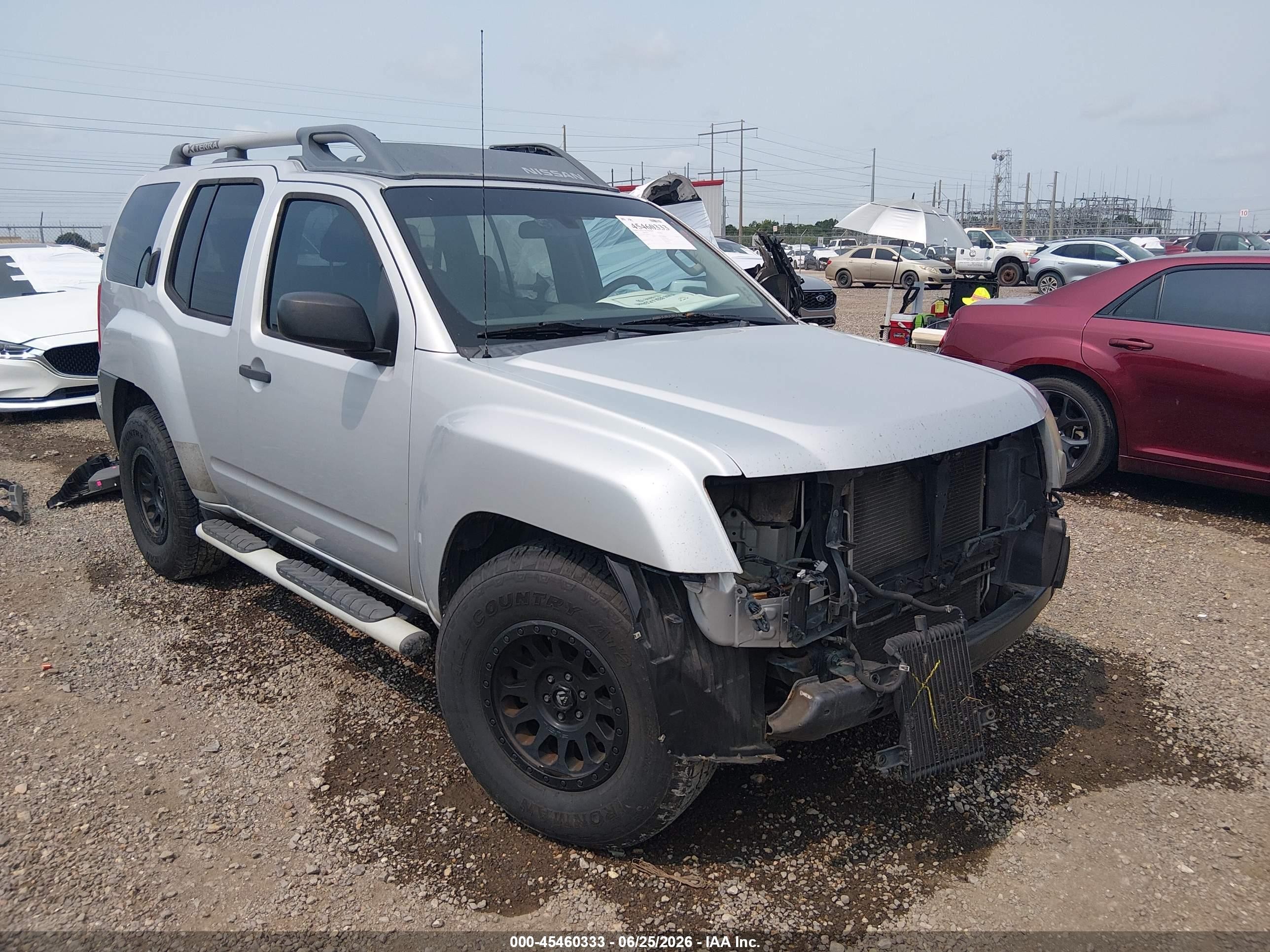 2015 Nissan Xterra X Silver vin: 5N1AN0NU1FN665210