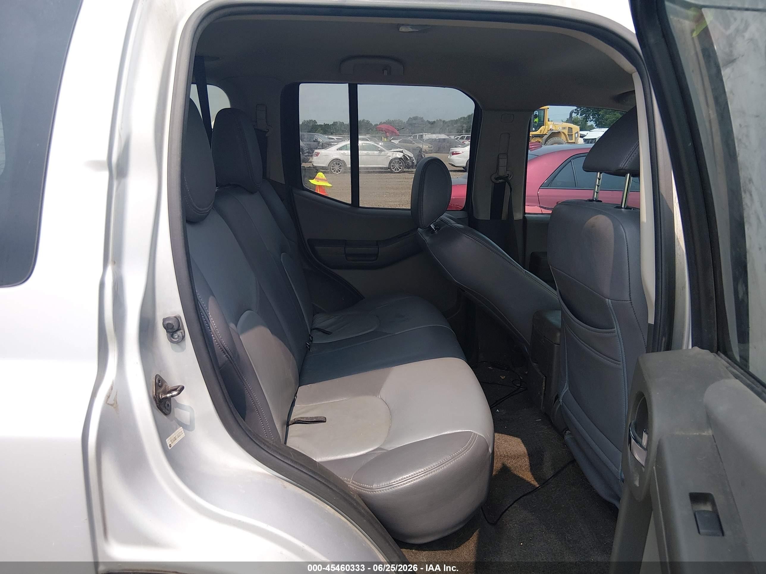 2015 Nissan Xterra X Silver vin: 5N1AN0NU1FN665210