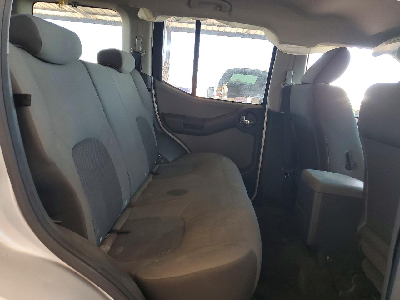 2010 Nissan Xterra X Silver vin: 5N1AN0NU3AC521680