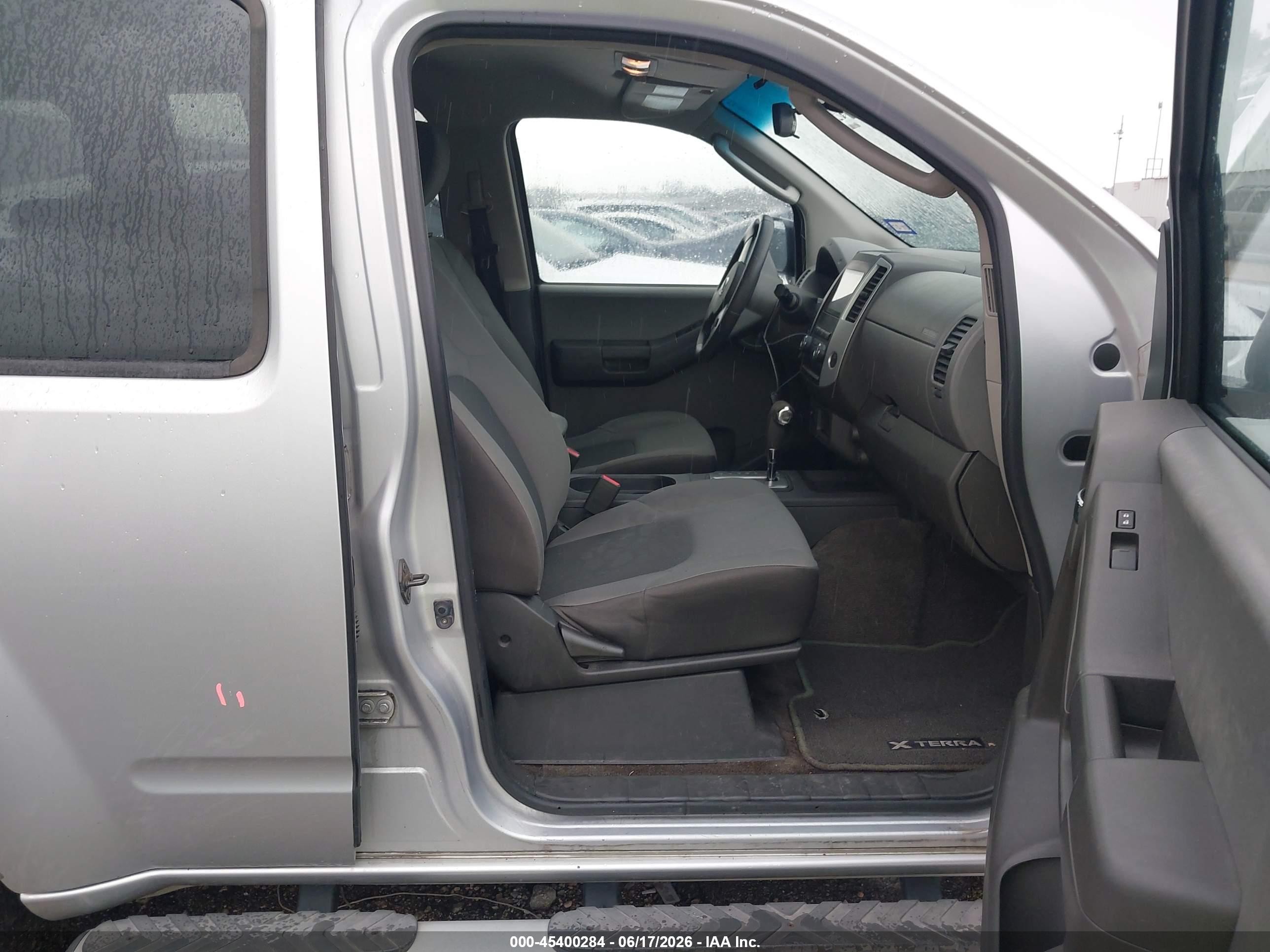 2010 Nissan Xterra S Silver vin: 5N1AN0NU3AC525812