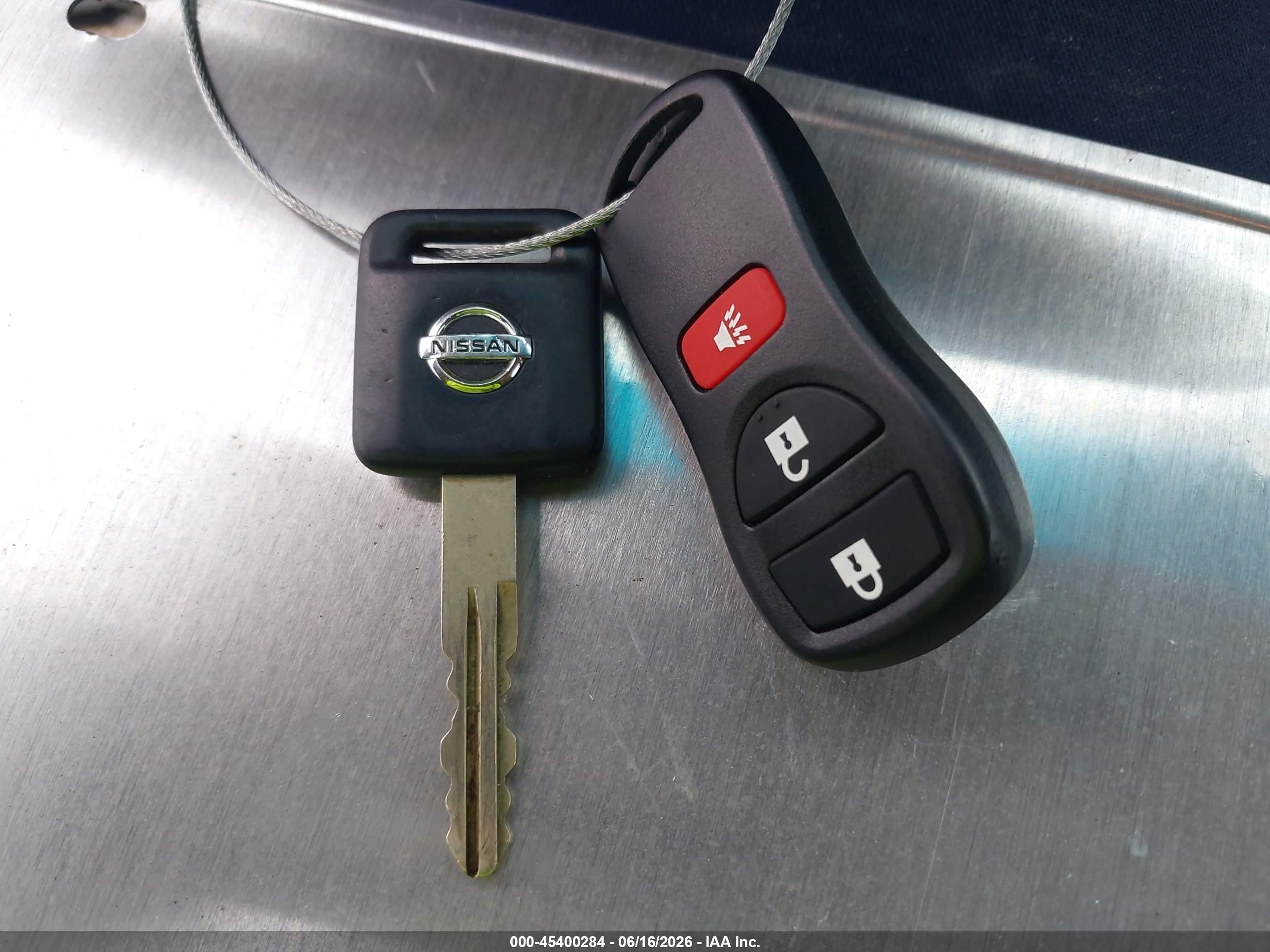 2010 Nissan Xterra S Silver vin: 5N1AN0NU3AC525812