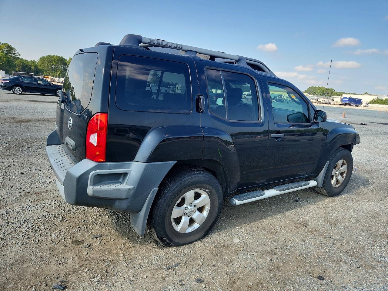 2010 Nissan Xterra X Black vin: 5N1AN0NU3AC526927