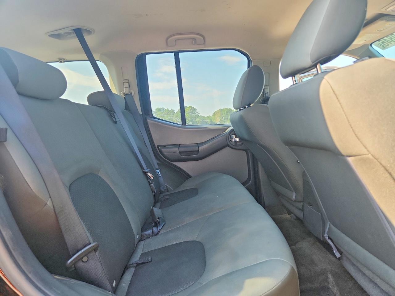 2010 Nissan Xterra X Black vin: 5N1AN0NU3AC526927