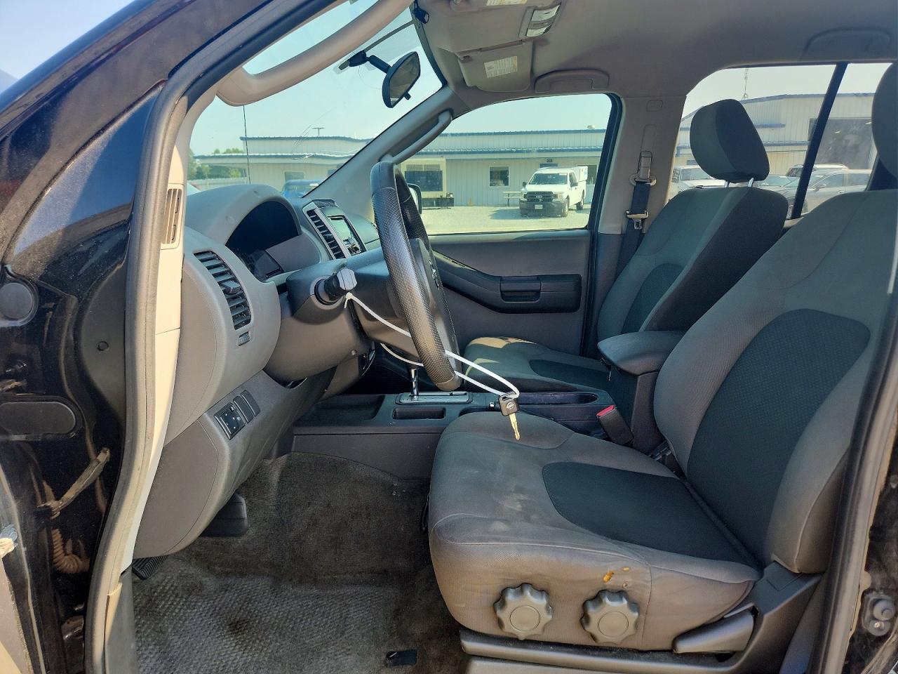 2010 Nissan Xterra X Black vin: 5N1AN0NU3AC526927