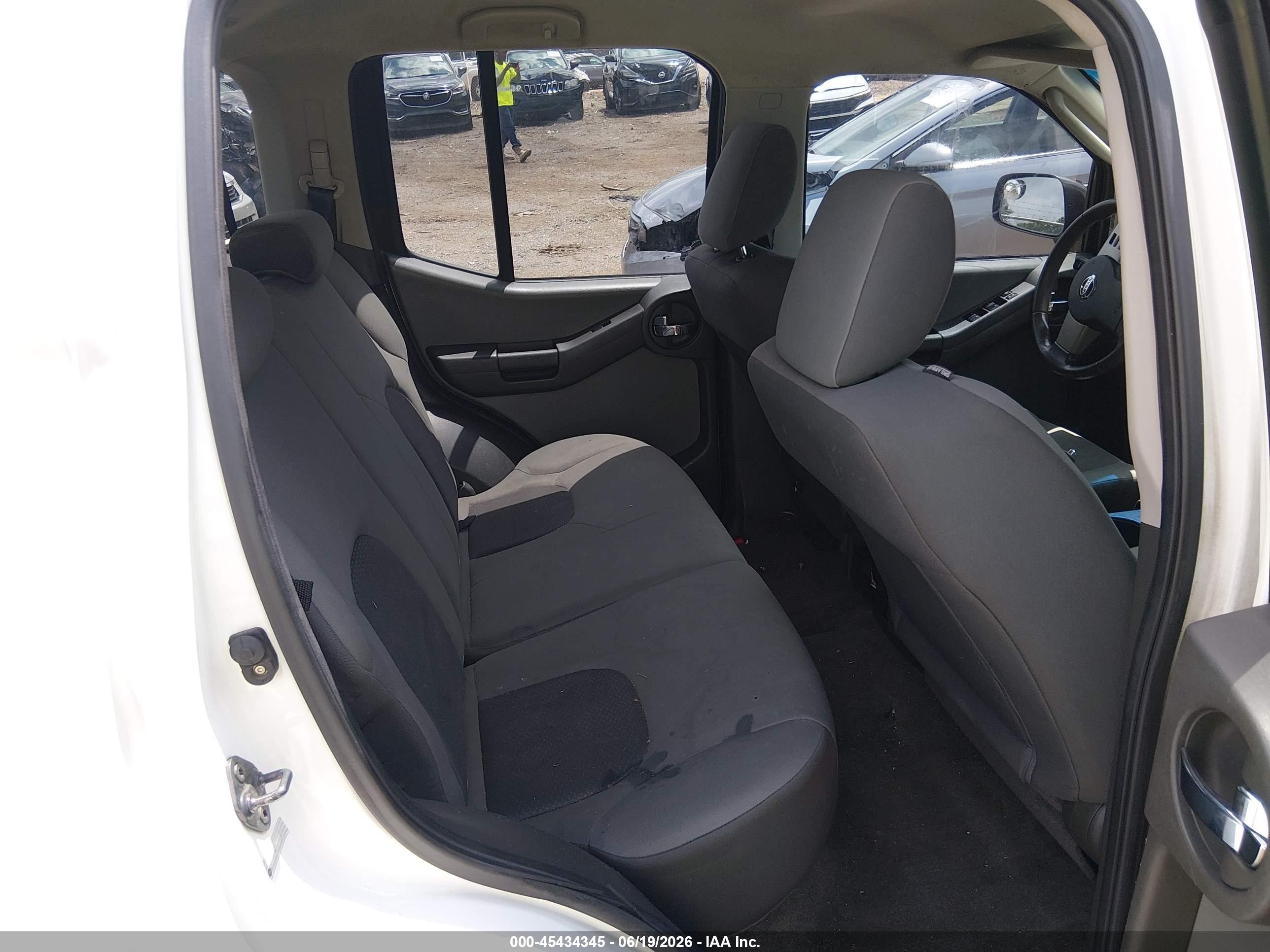 2010 Nissan Xterra S White vin: 5N1AN0NU5AC501107