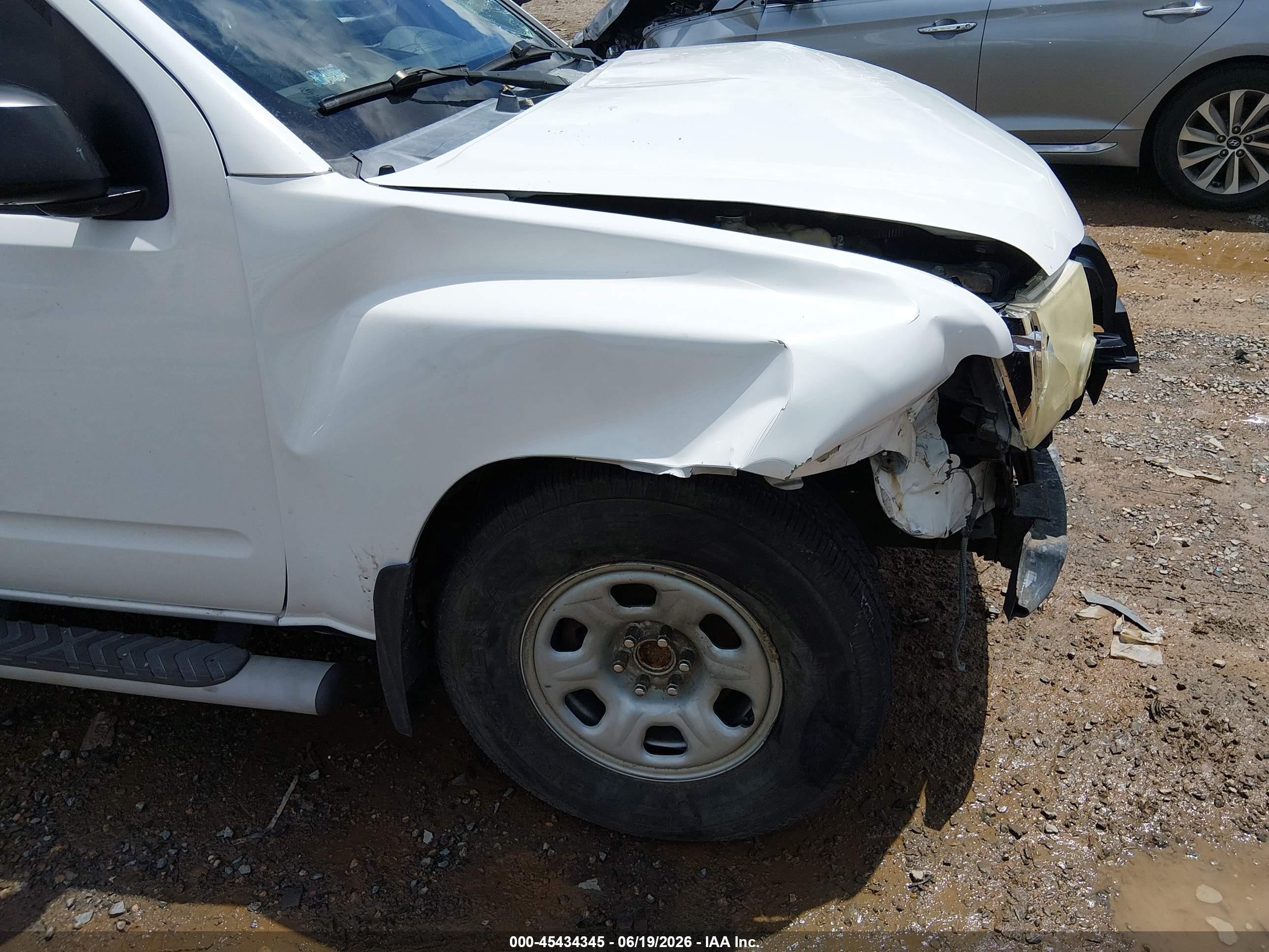 2010 Nissan Xterra S White vin: 5N1AN0NU5AC501107