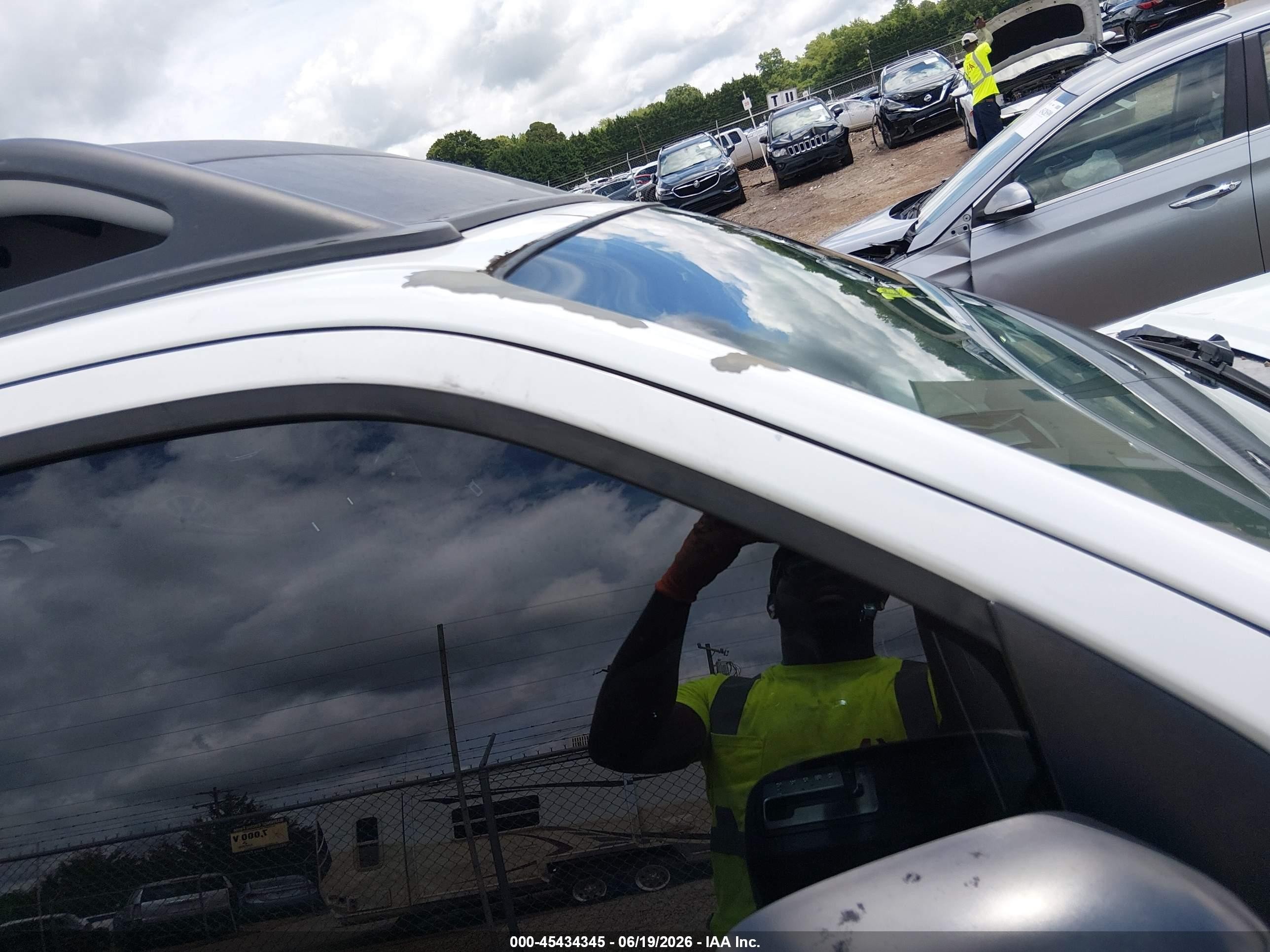 2010 Nissan Xterra S White vin: 5N1AN0NU5AC501107