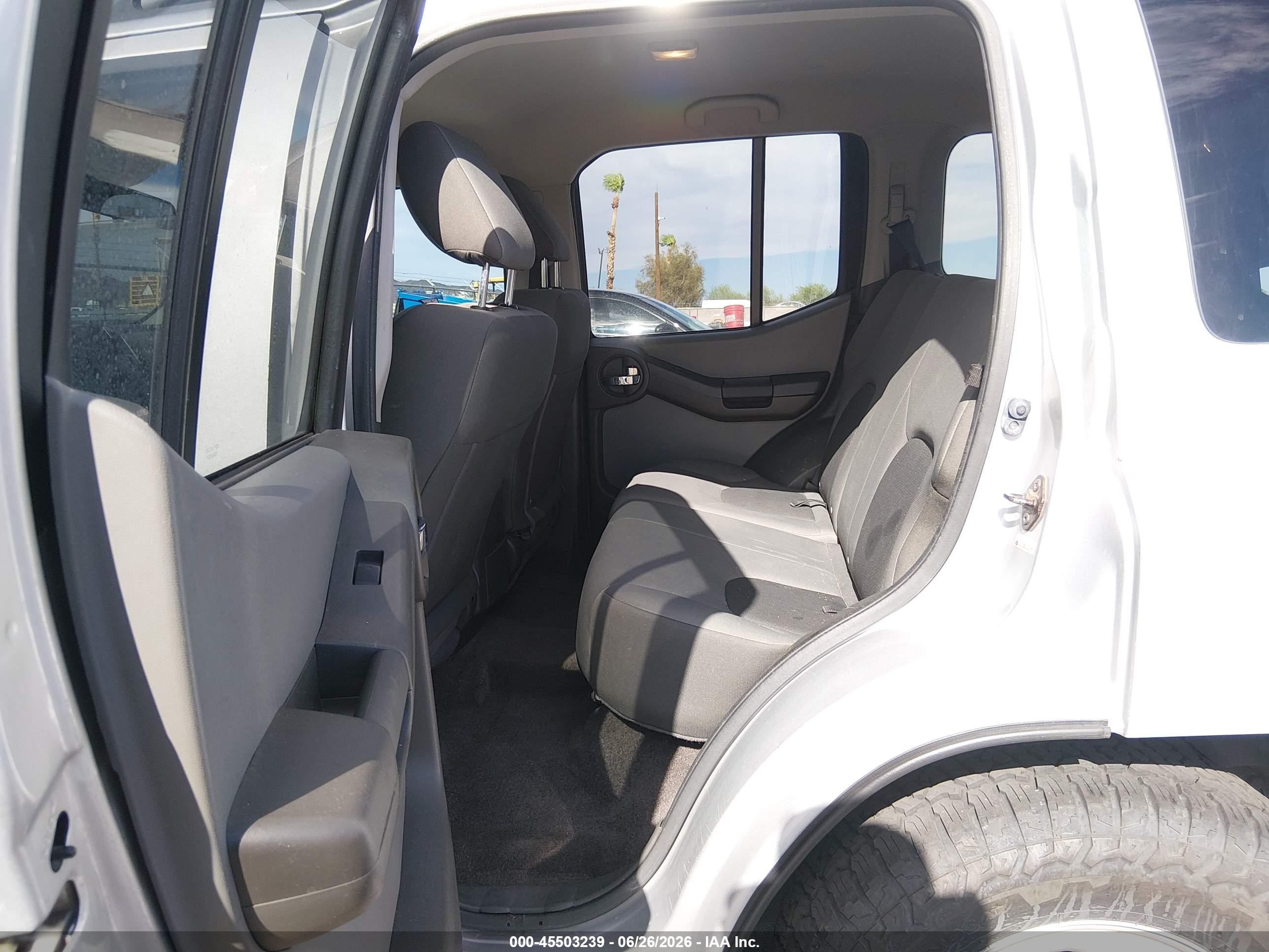 2014 Nissan Xterra X Gray vin: 5N1AN0NU5EN804897