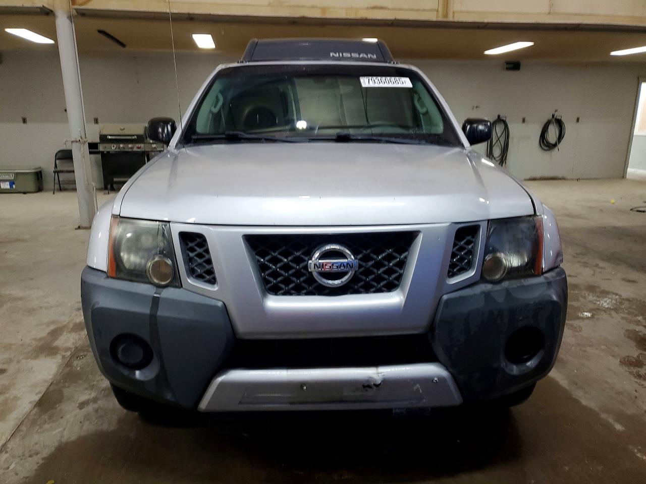 2014 Nissan Xterra S Silver vin: 5N1AN0NU5EN807458