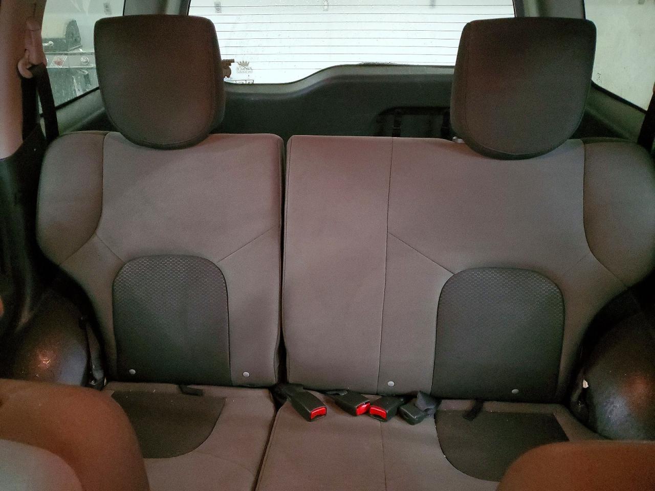 2014 Nissan Xterra S Silver vin: 5N1AN0NU5EN807458