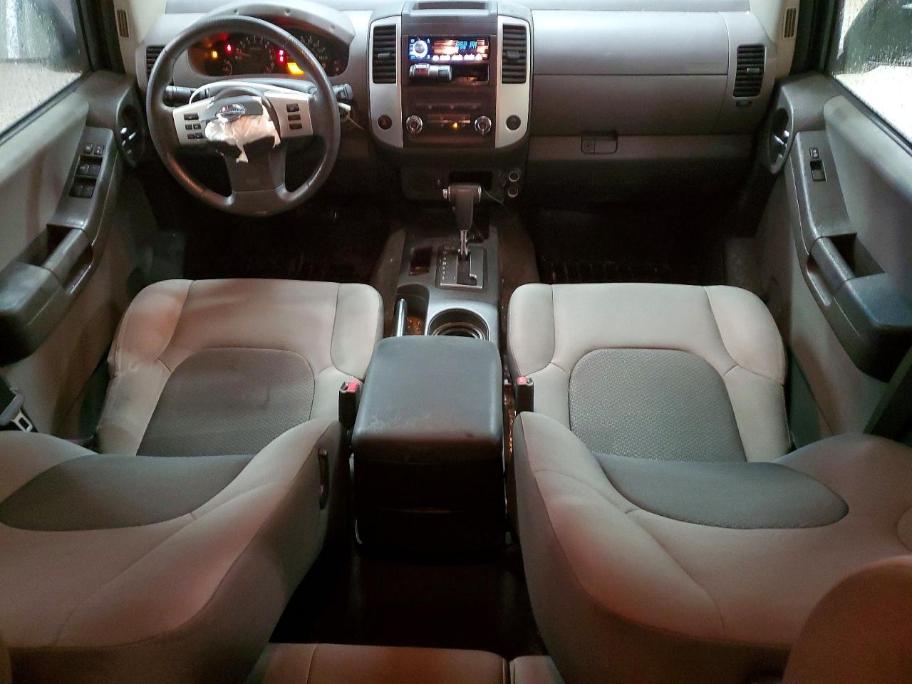 2014 Nissan Xterra S Silver vin: 5N1AN0NU5EN807458