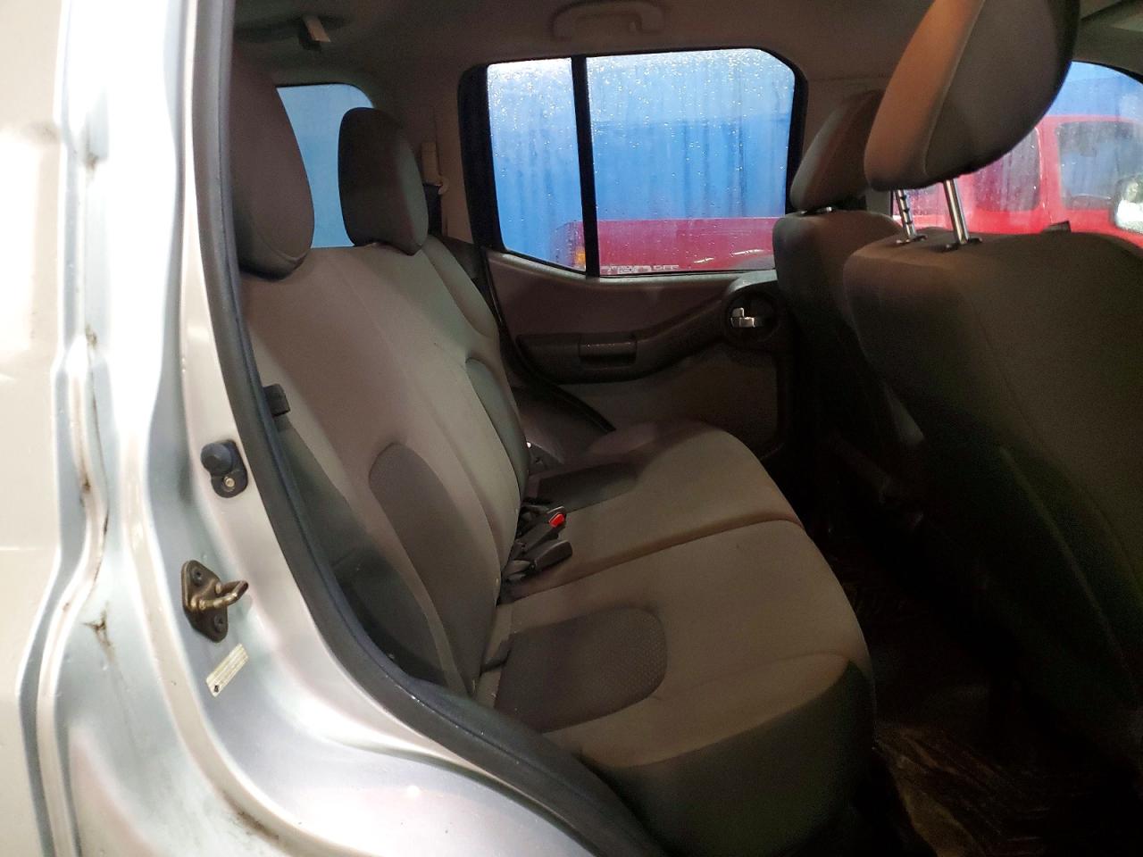 2014 Nissan Xterra S Silver vin: 5N1AN0NU5EN807458