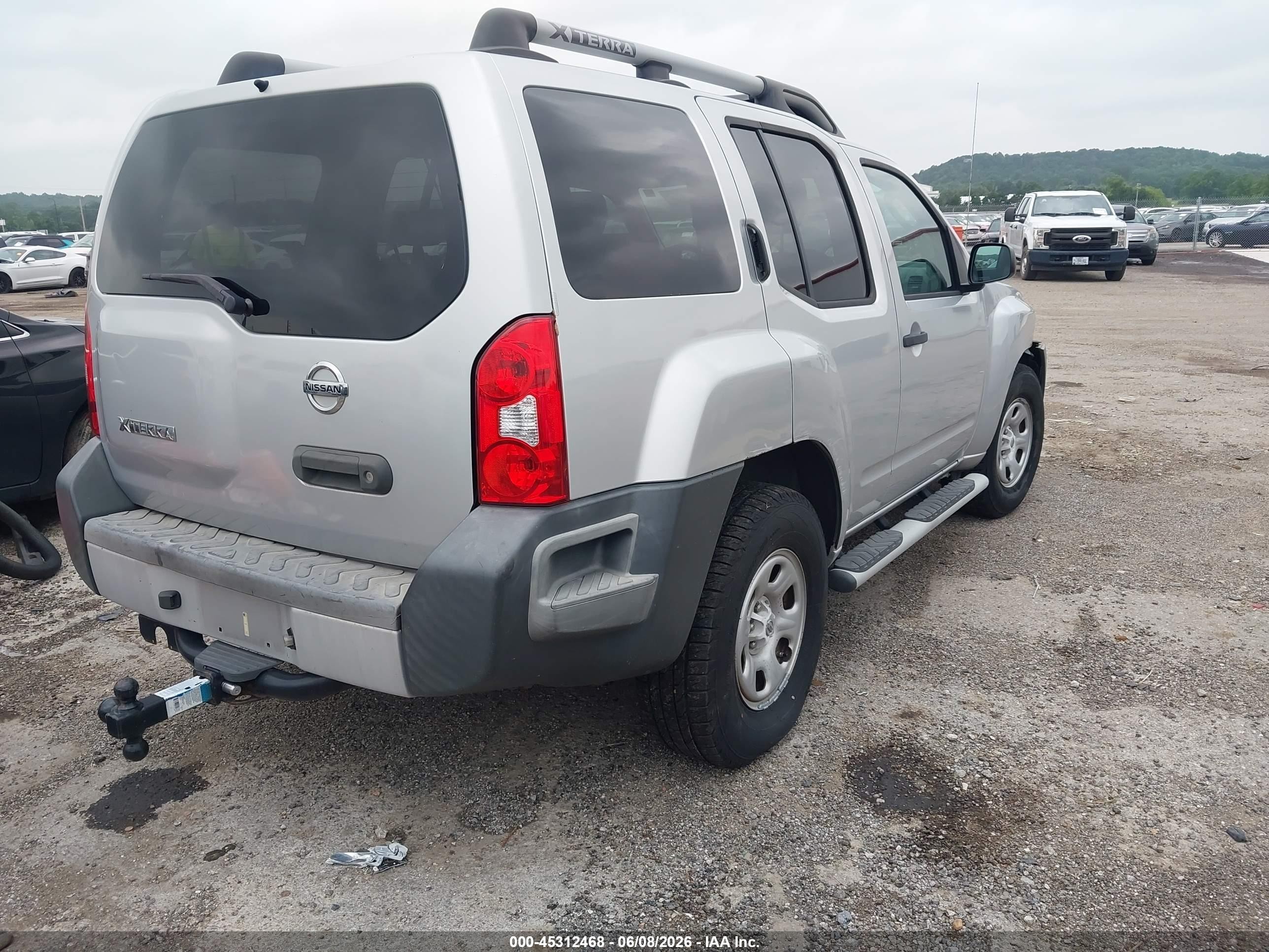 2011 Nissan Xterra X Silver vin: 5N1AN0NU6BC508312