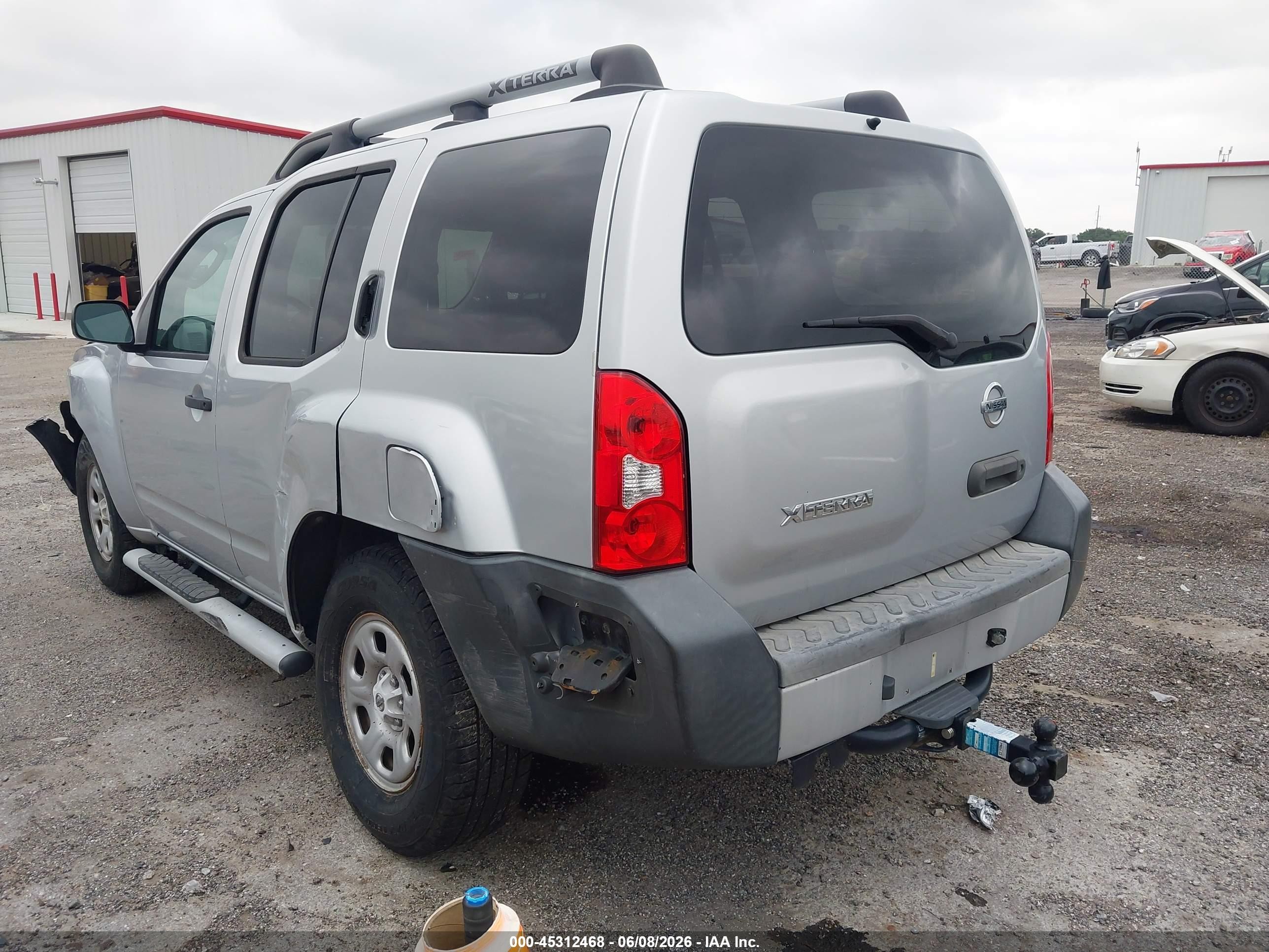 2011 Nissan Xterra X Silver vin: 5N1AN0NU6BC508312