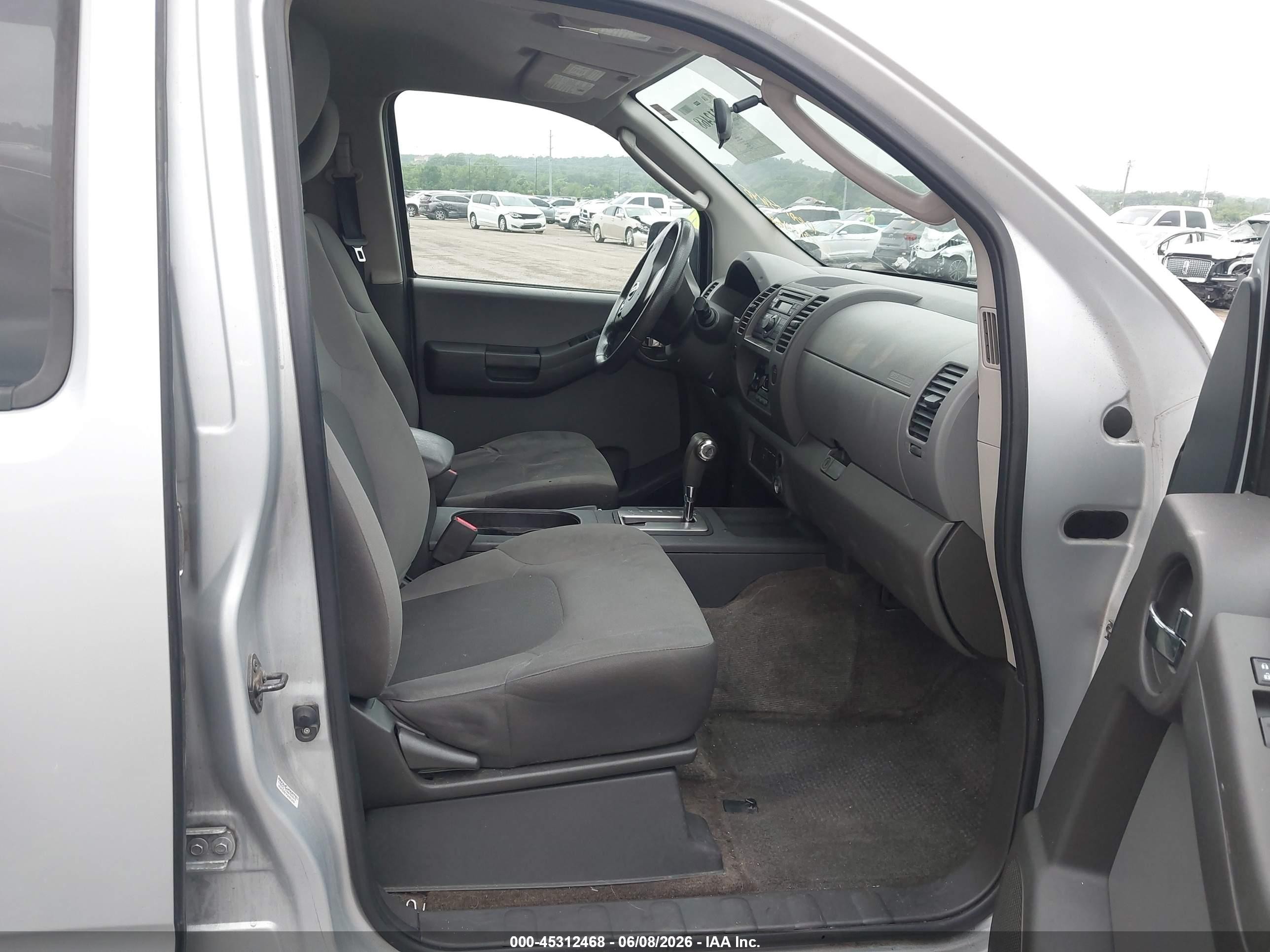 2011 Nissan Xterra X Silver vin: 5N1AN0NU6BC508312
