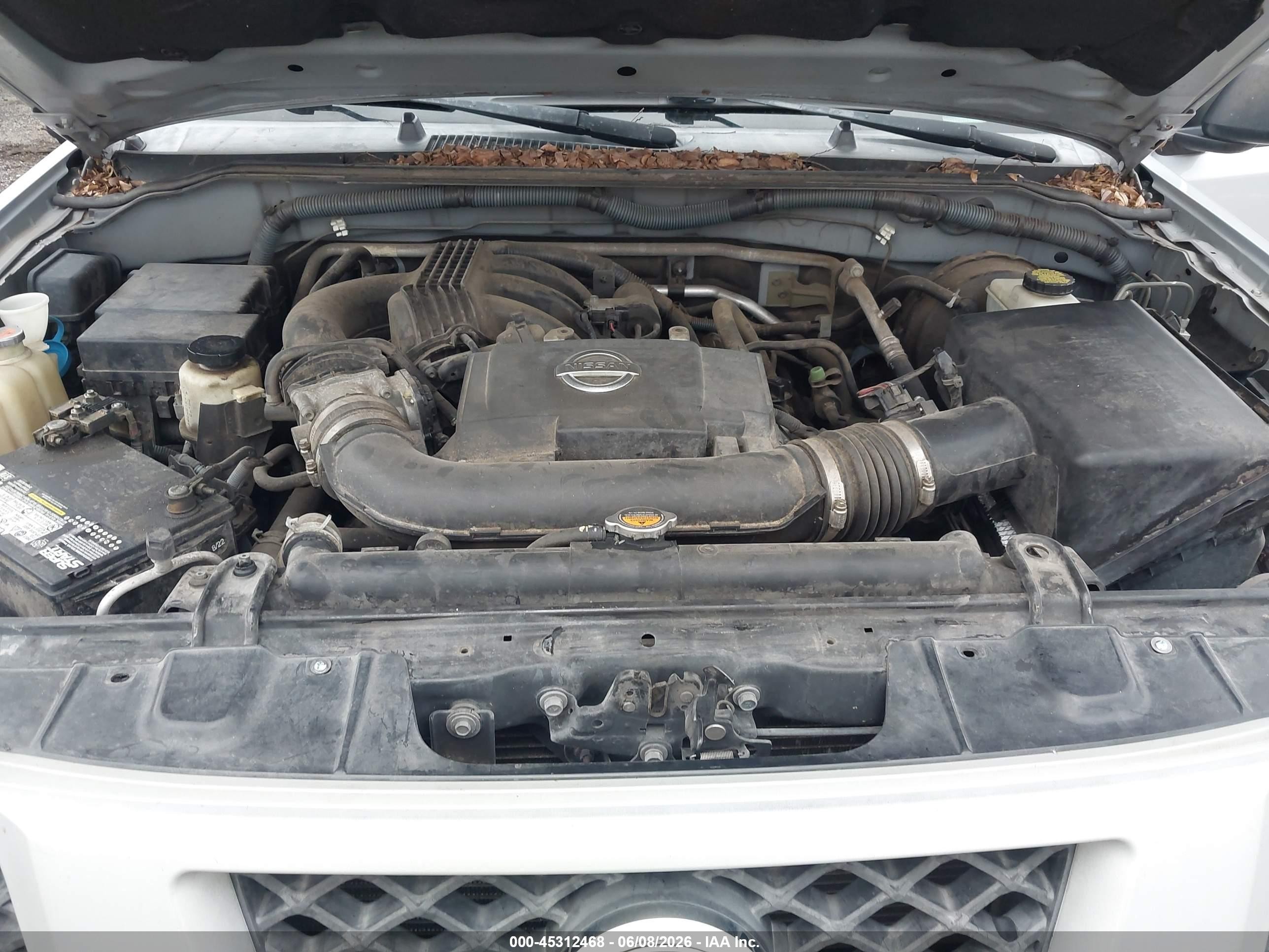 2011 Nissan Xterra X Silver vin: 5N1AN0NU6BC508312