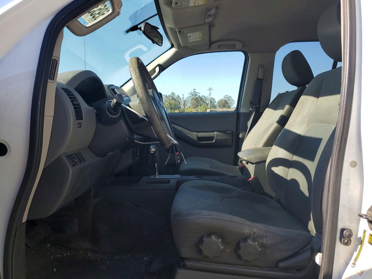 2013 Nissan Xterra X Белый vin: 5N1AN0NU6DN811811