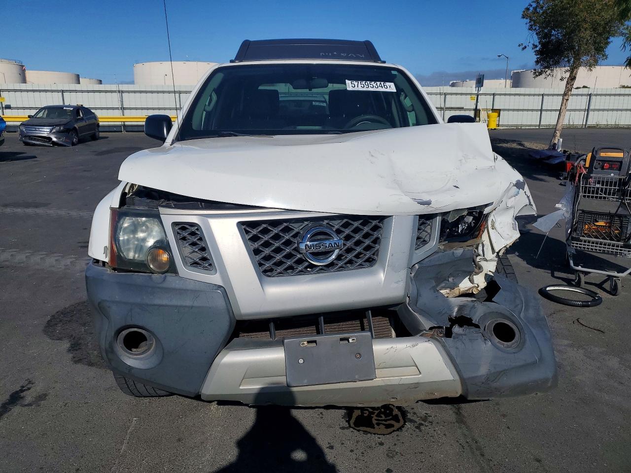 2013 Nissan Xterra X Белый vin: 5N1AN0NU6DN811811