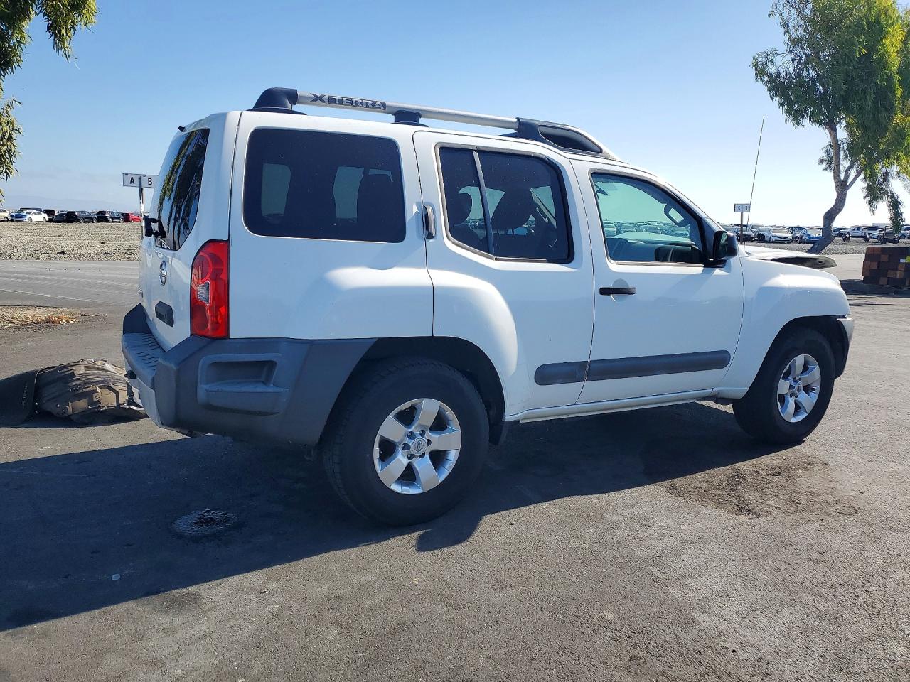 2013 Nissan Xterra X Белый vin: 5N1AN0NU6DN811811