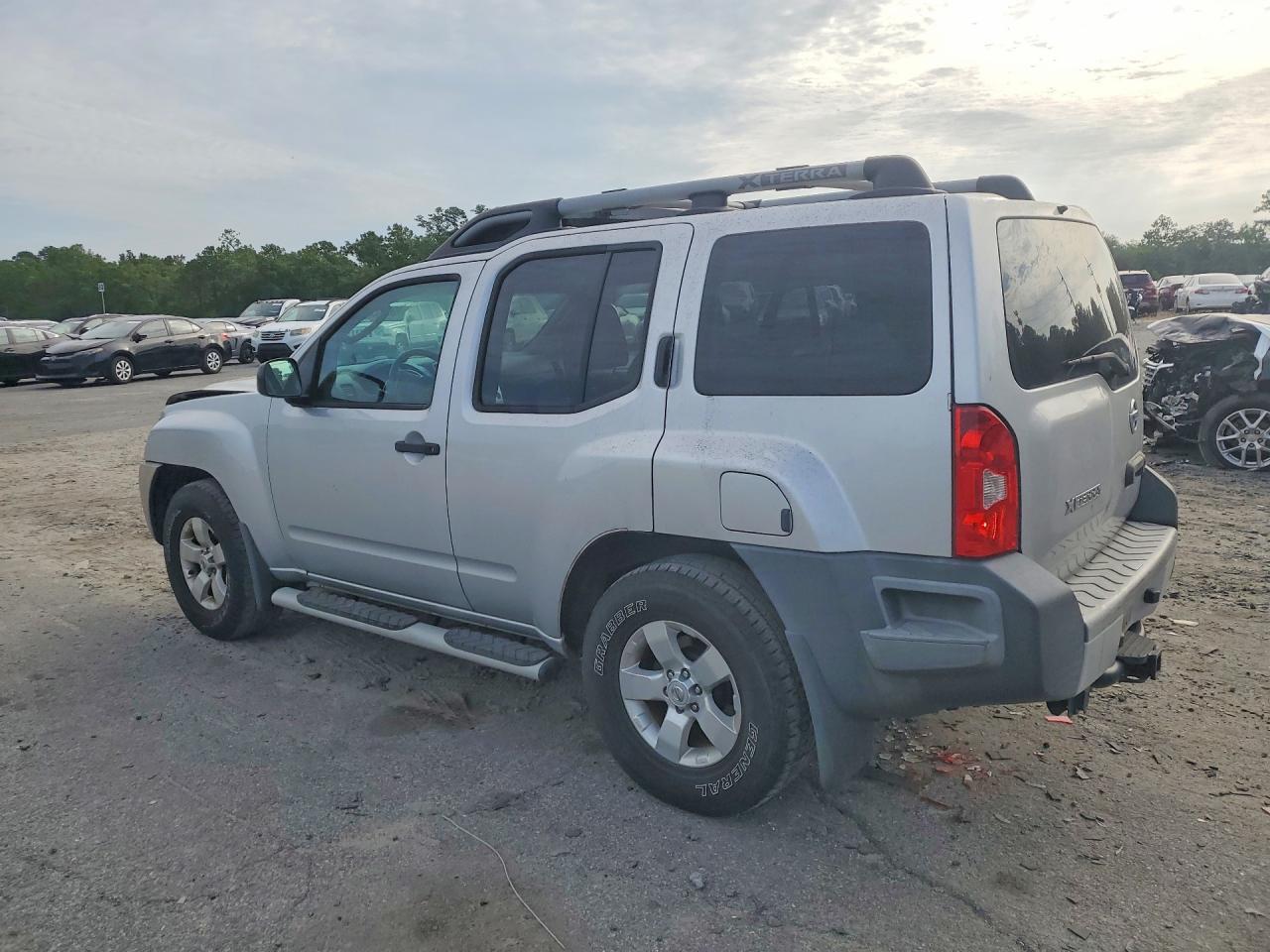 2010 Nissan Xterra X Silver vin: 5N1AN0NU7AC522086