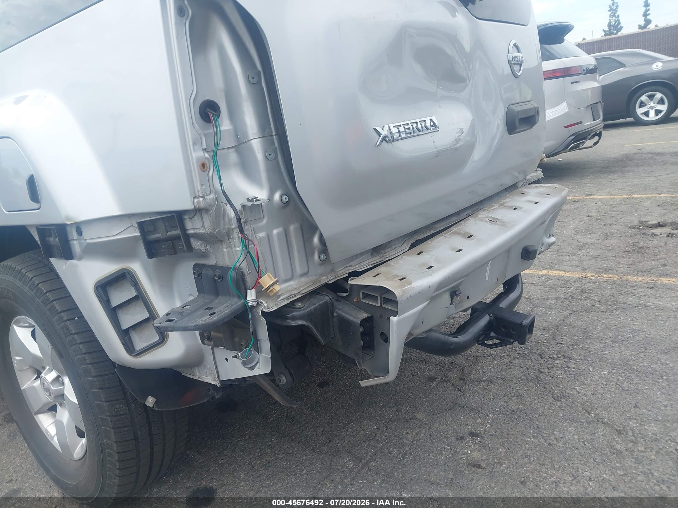 2011 Nissan Xterra S Silver vin: 5N1AN0NU7BC512420