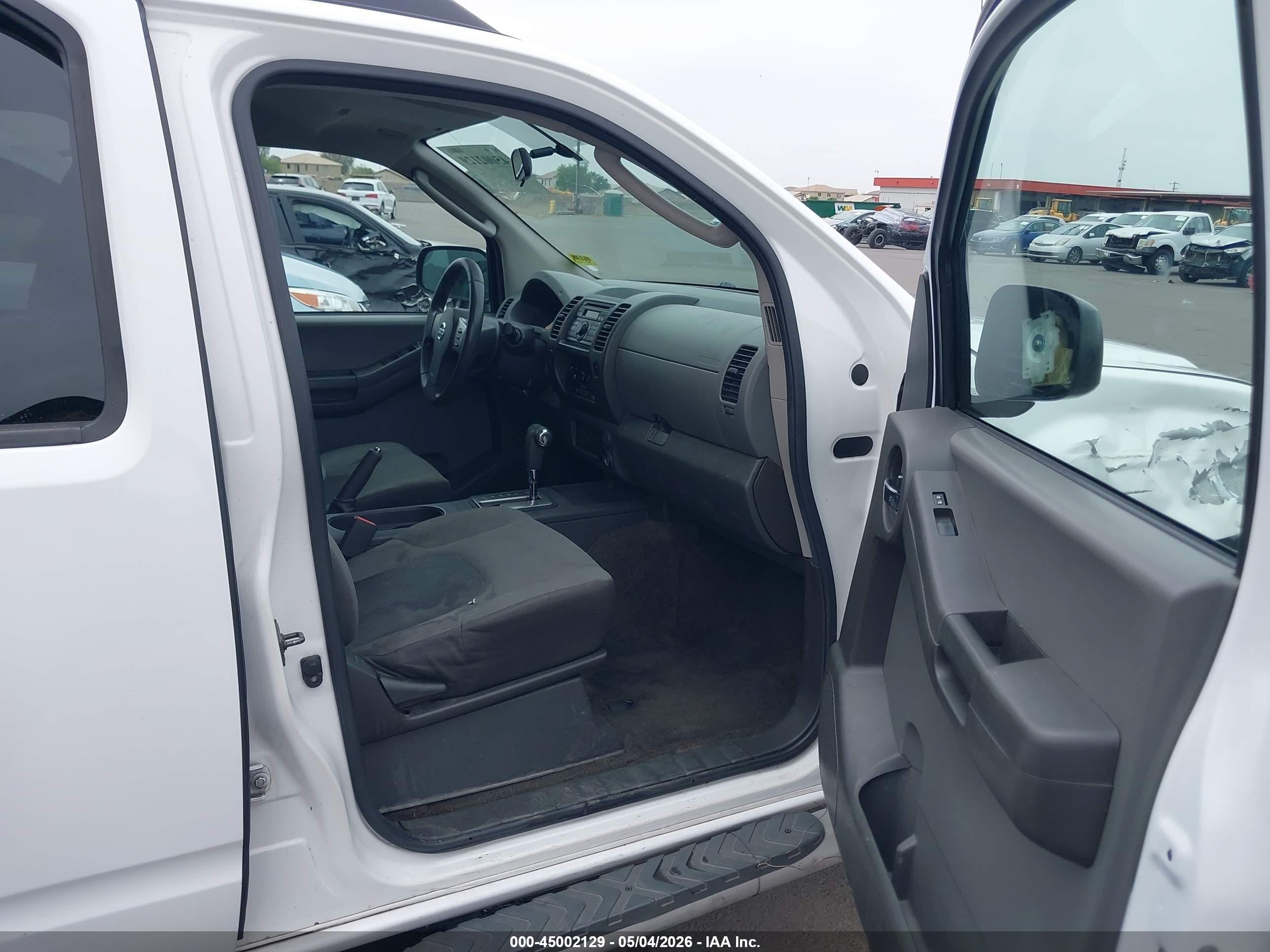 2010 Nissan Xterra X White vin: 5N1AN0NU9AC500008