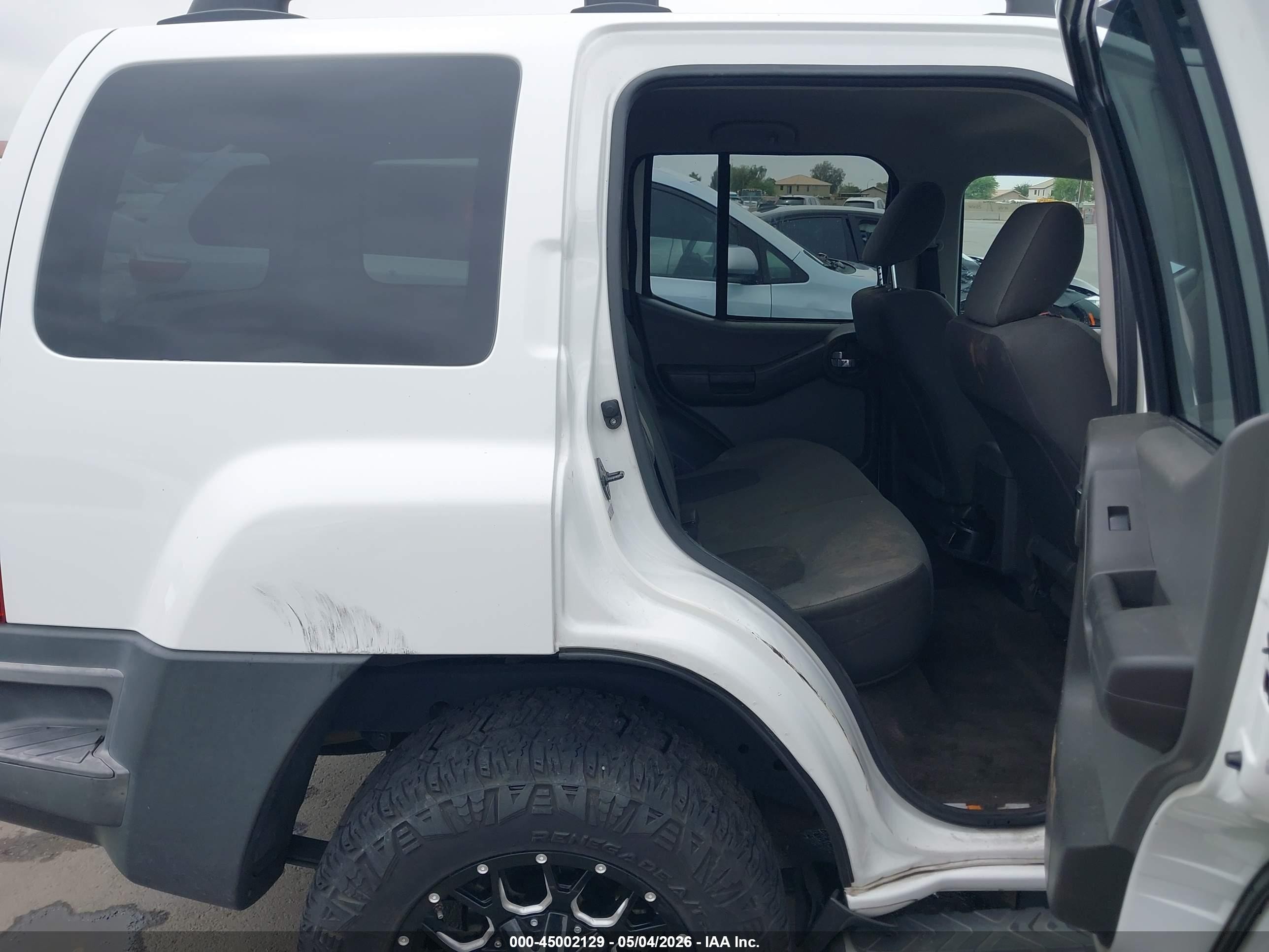 2010 Nissan Xterra X White vin: 5N1AN0NU9AC500008