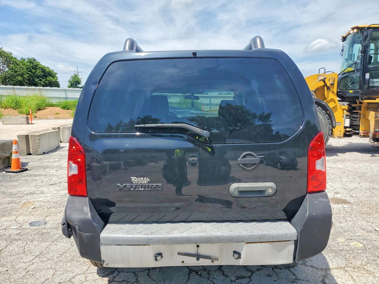 2010 Nissan Xterra X Black vin: 5N1AN0NUXAC510773