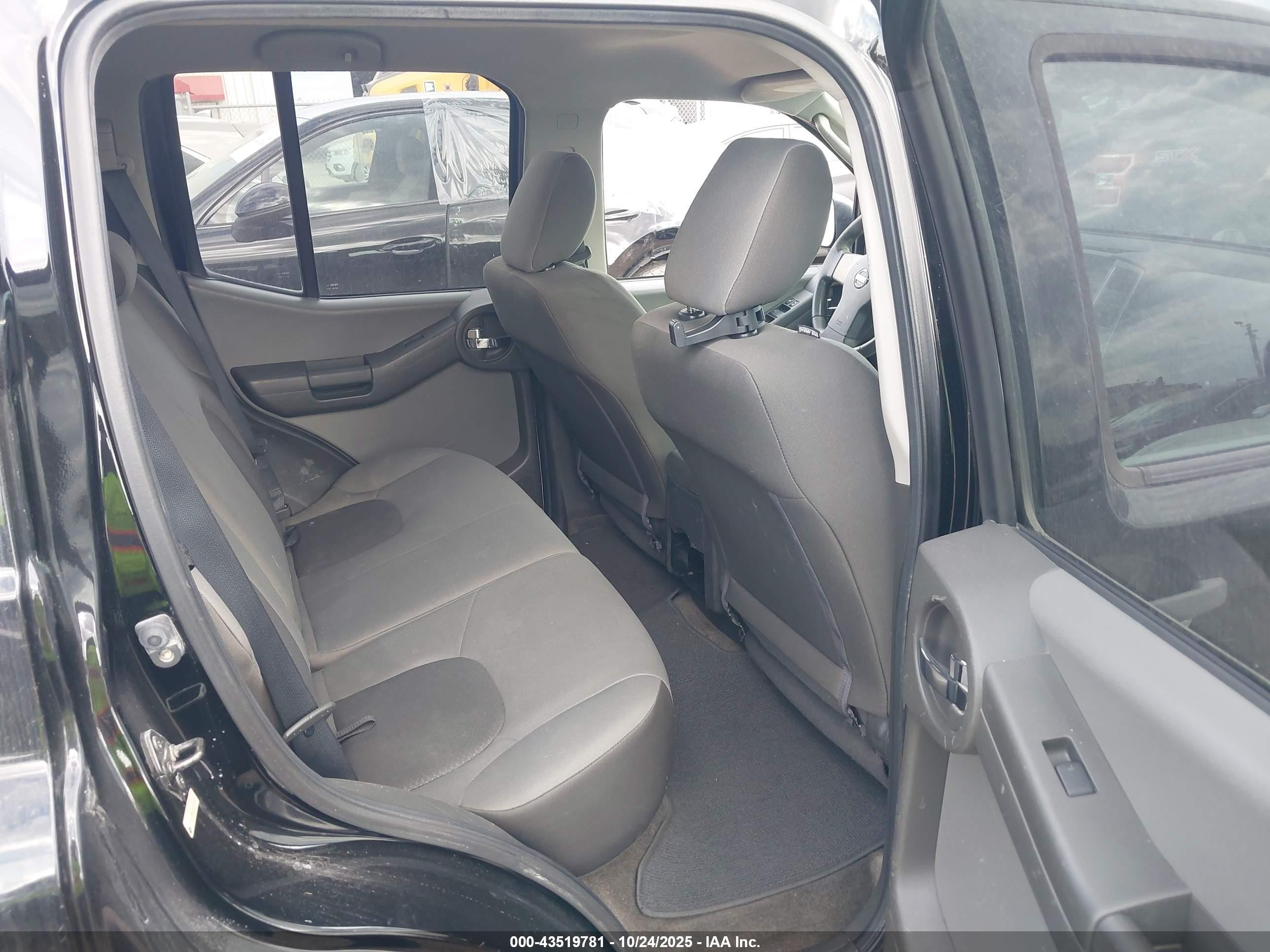2011 Nissan Xterra S Черный vin: 5N1AN0NUXBC517000