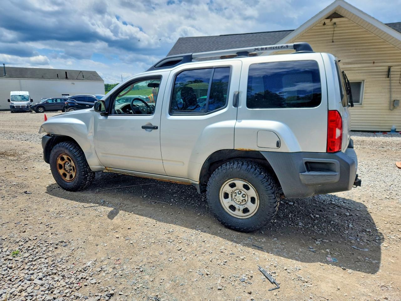 2010 Nissan Xterra X Silver vin: 5N1AN0NW0AC517930
