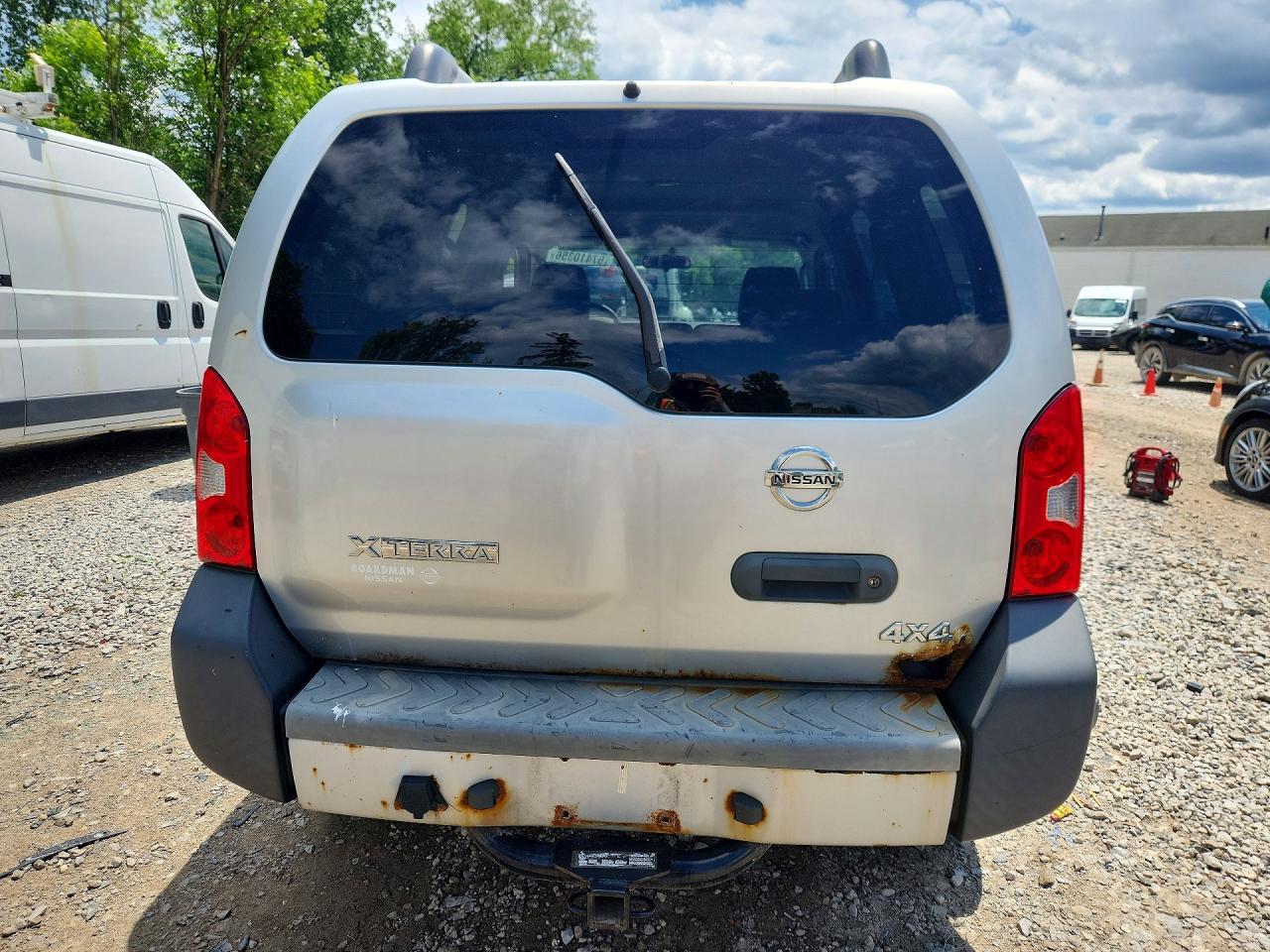 2010 Nissan Xterra X Silver vin: 5N1AN0NW0AC517930