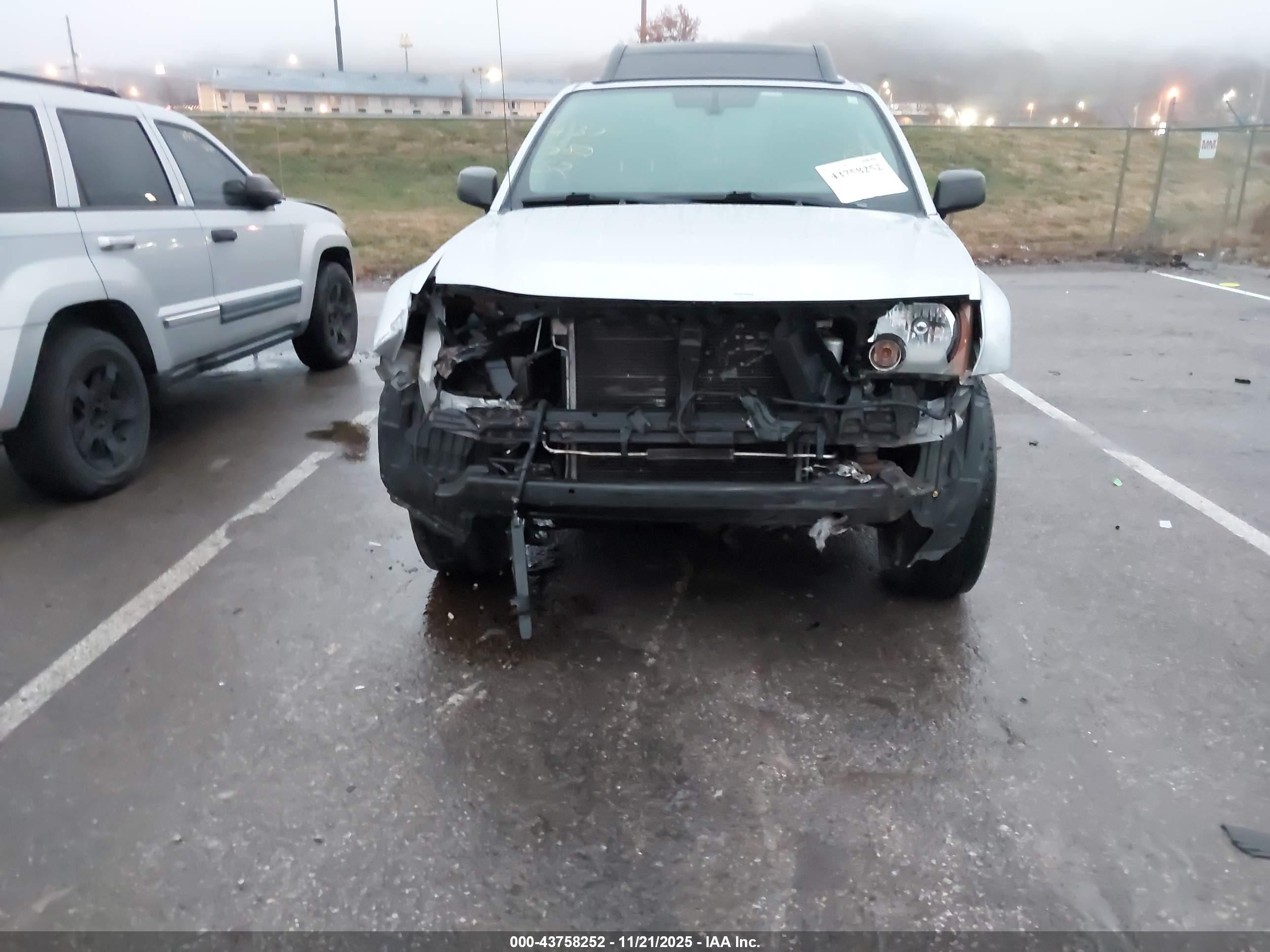 2012 Nissan Xterra S Silver vin: 5N1AN0NW0CC515307