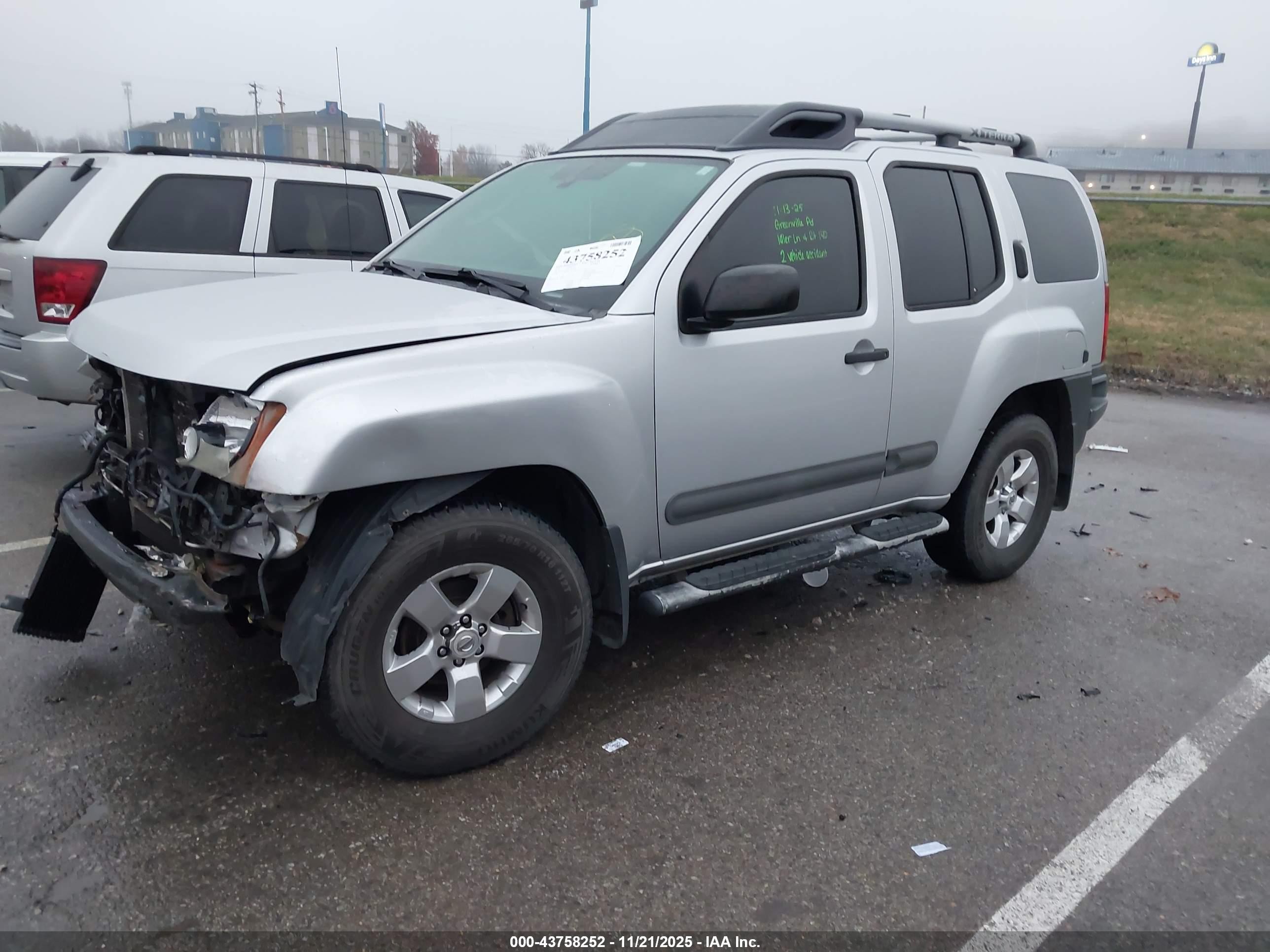 2012 Nissan Xterra S Silver vin: 5N1AN0NW0CC515307