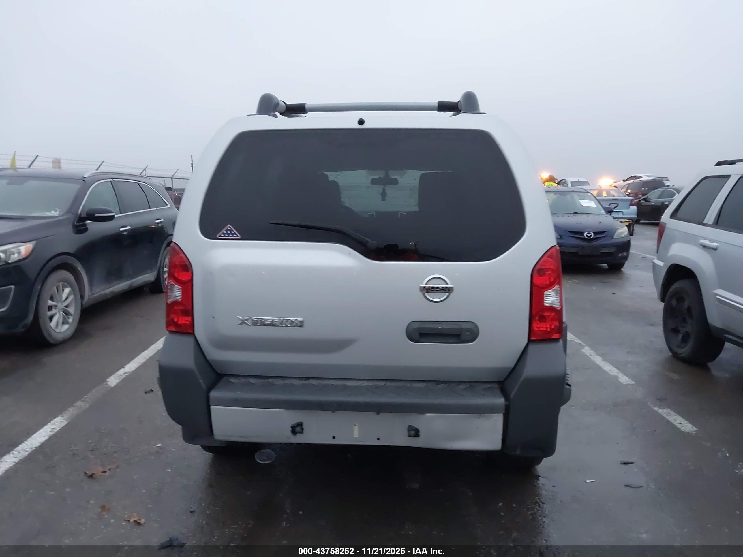 2012 Nissan Xterra S Silver vin: 5N1AN0NW0CC515307