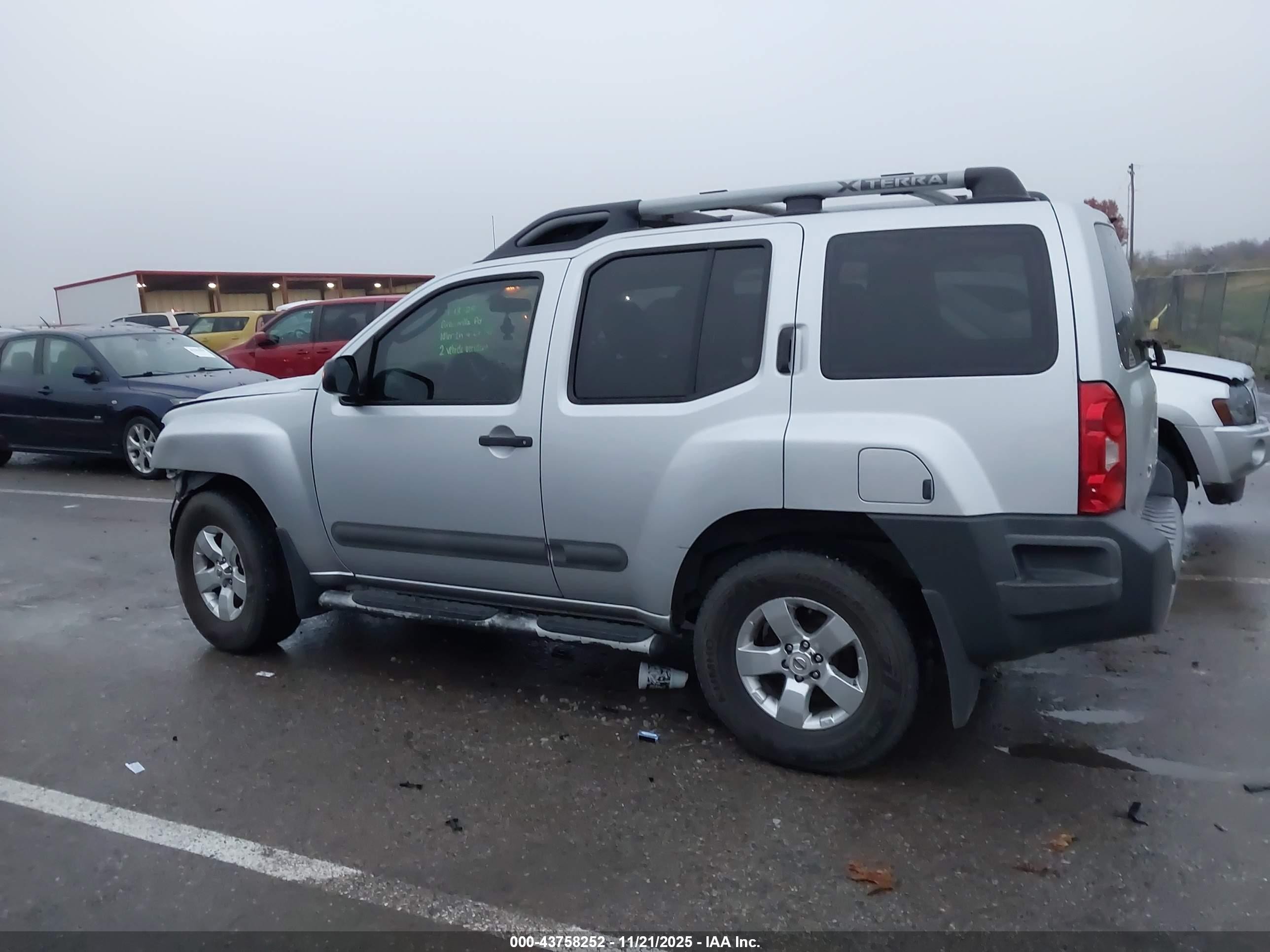 2012 Nissan Xterra S Silver vin: 5N1AN0NW0CC515307