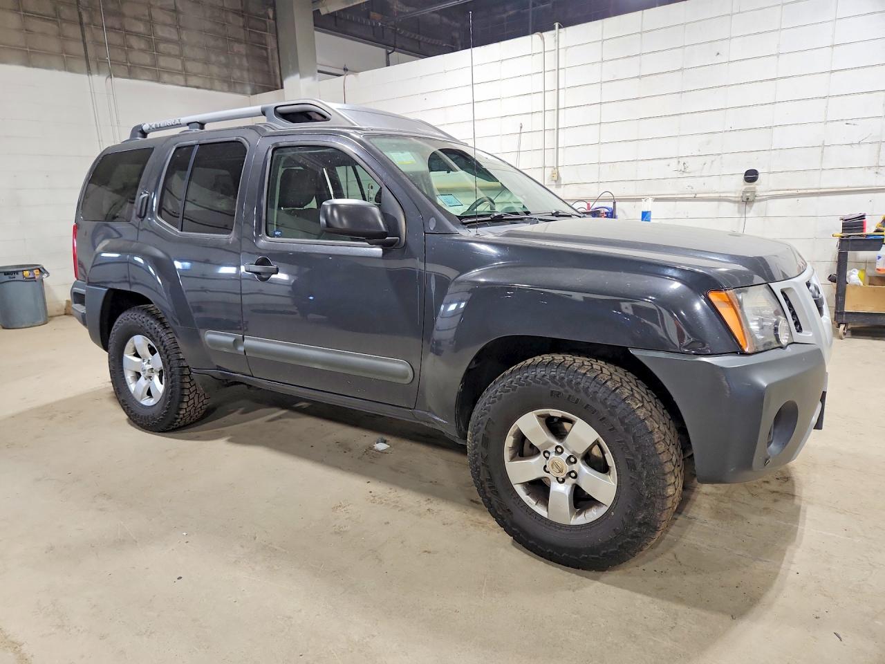 2013 Nissan Xterra X Gray vin: 5N1AN0NW0DN824068