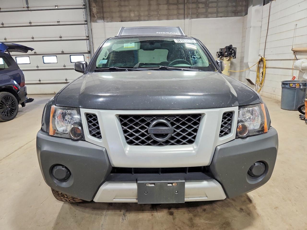 2013 Nissan Xterra X Gray vin: 5N1AN0NW0DN824068