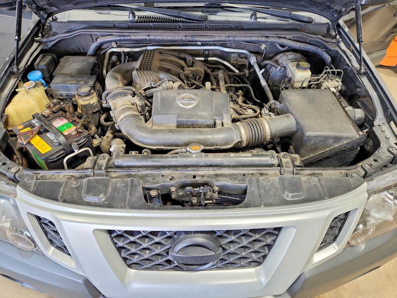 2013 Nissan Xterra X Gray vin: 5N1AN0NW0DN824068