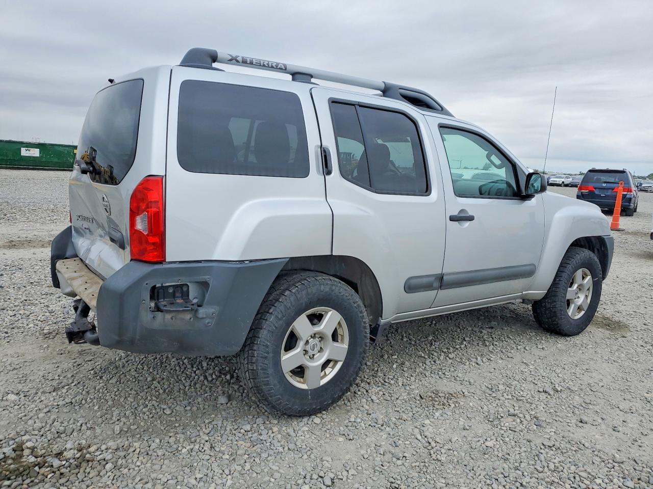 2015 Nissan Xterra X Silver vin: 5N1AN0NW0FN655849