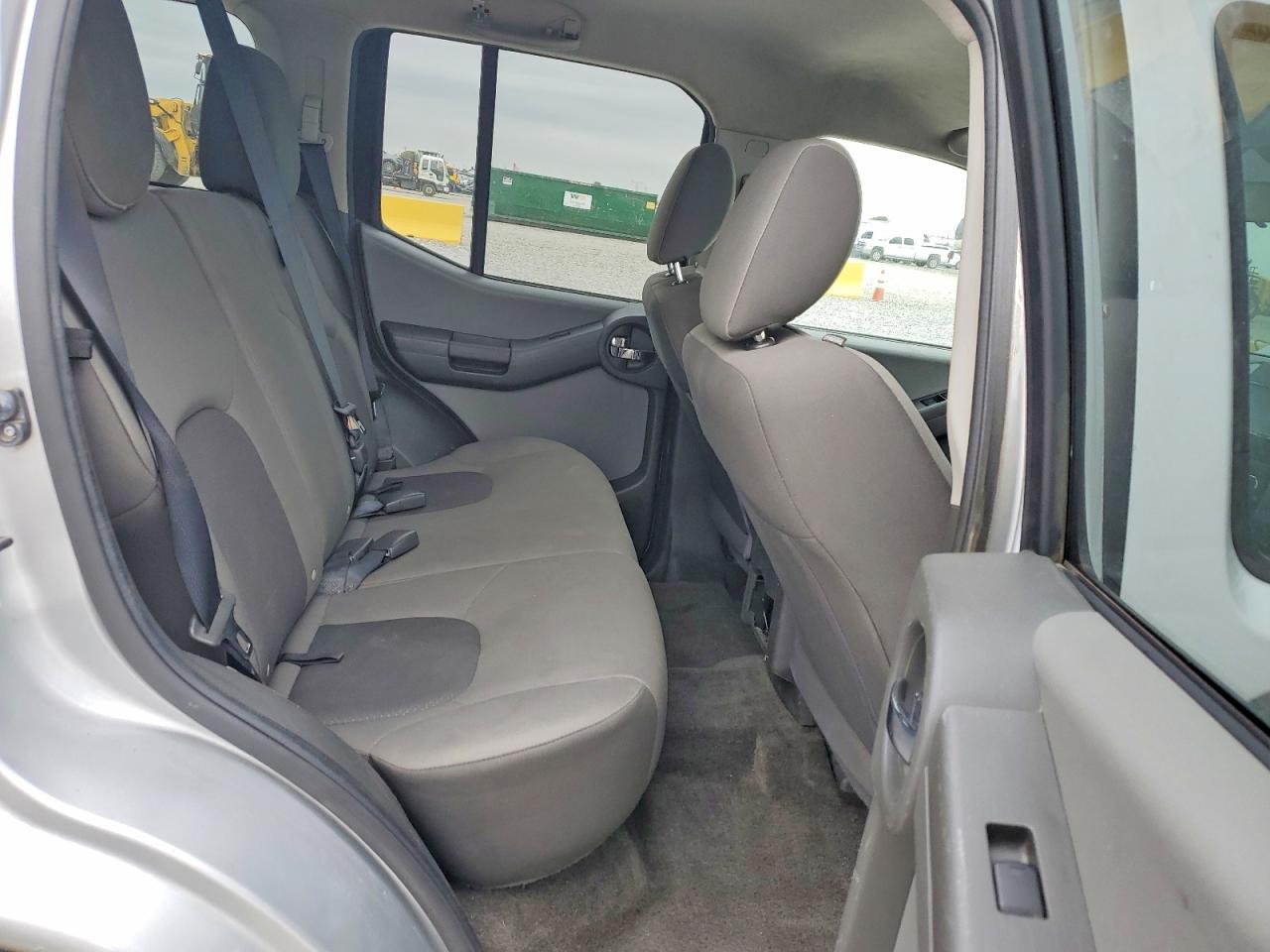2015 Nissan Xterra X Silver vin: 5N1AN0NW0FN655849
