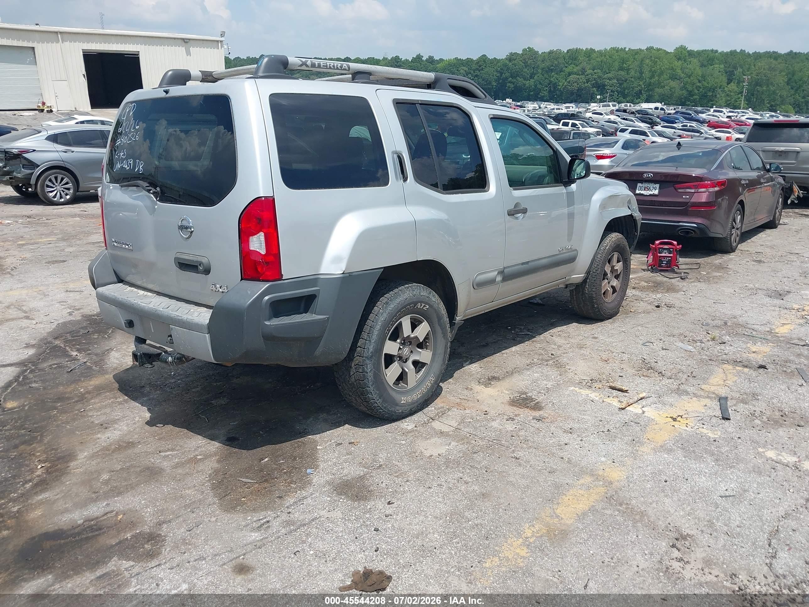 2010 Nissan Xterra Off Road Silver vin: 5N1AN0NW1AC500439