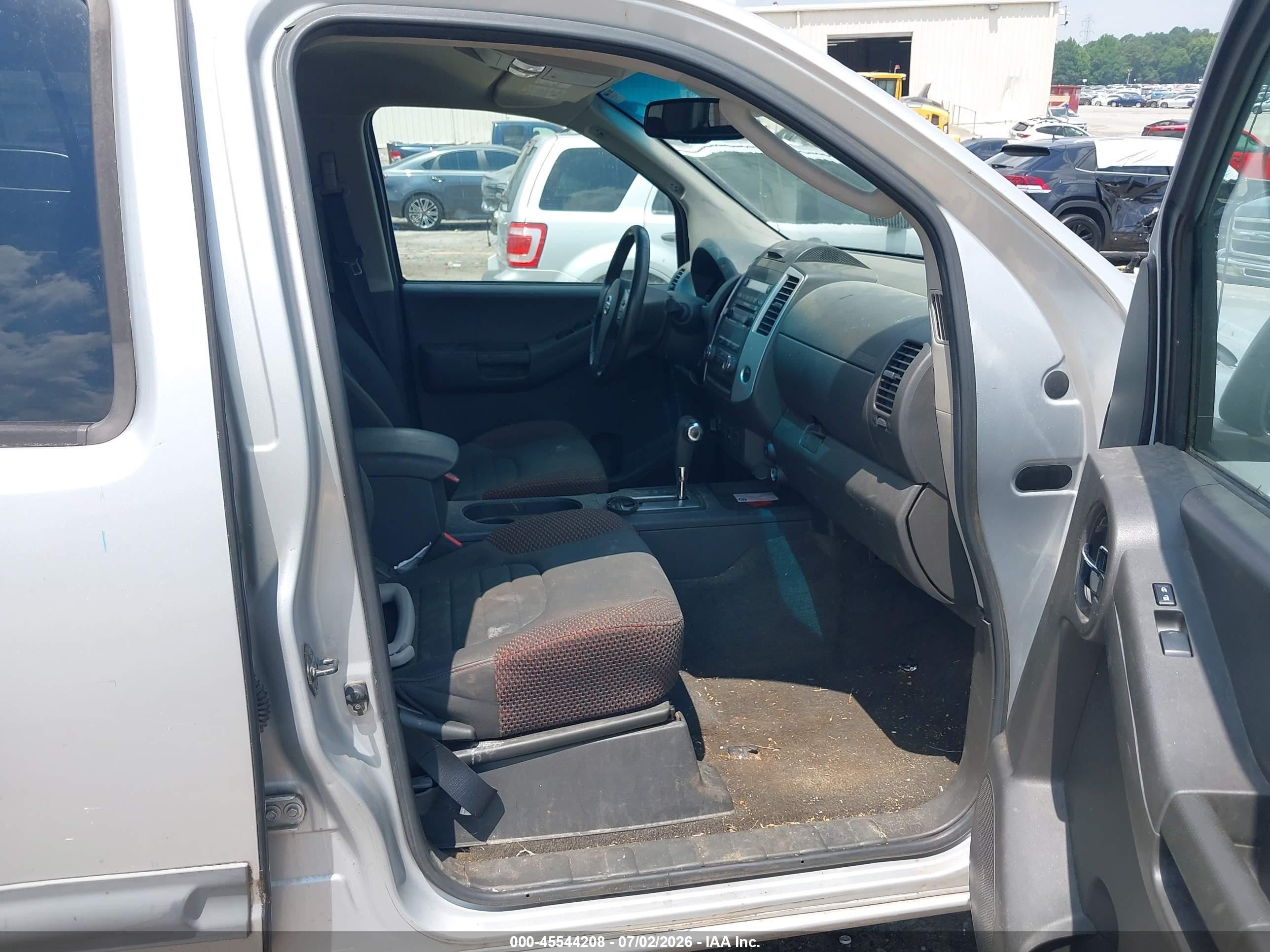 2010 Nissan Xterra Off Road Silver vin: 5N1AN0NW1AC500439