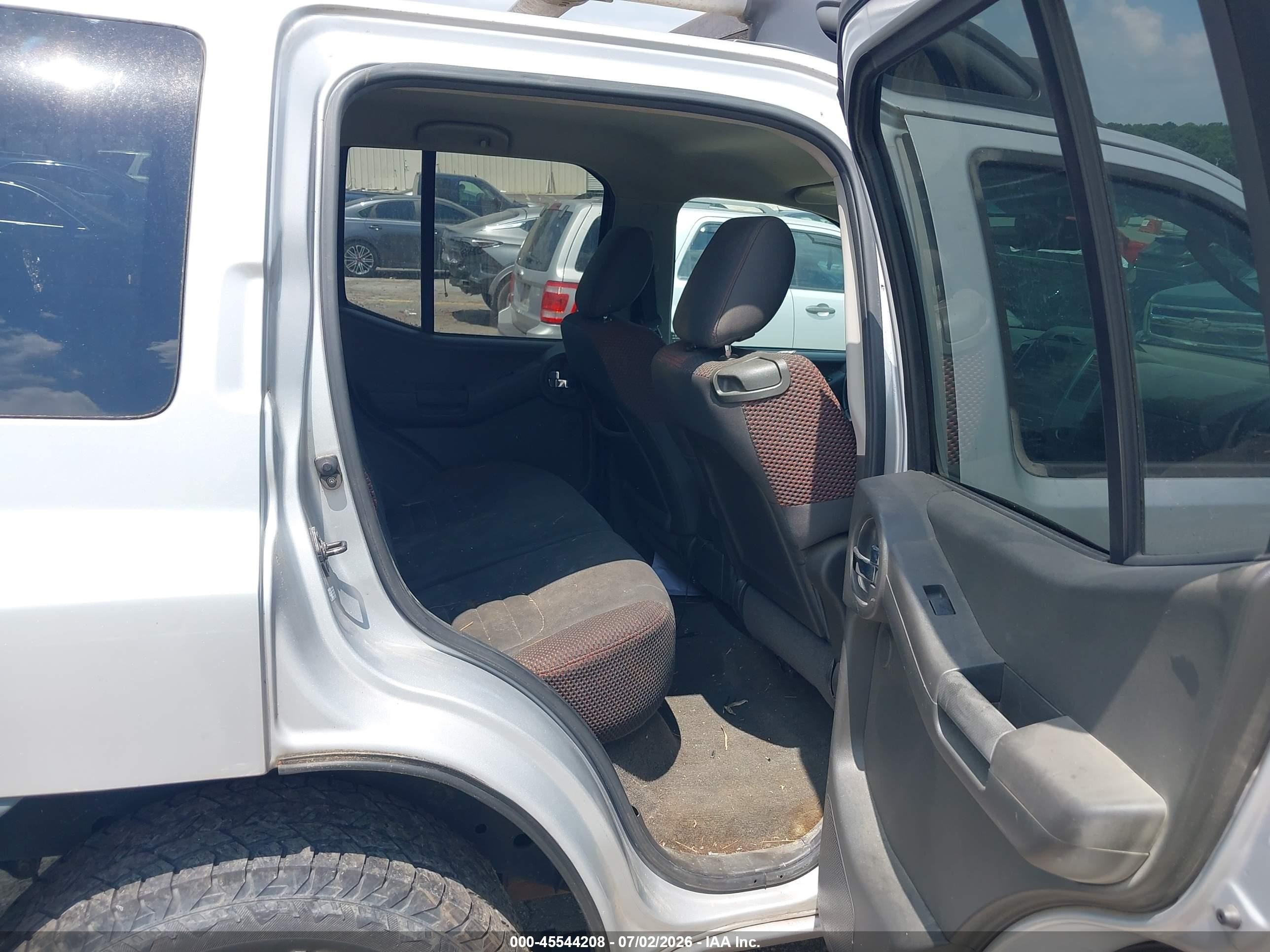 2010 Nissan Xterra Off Road Silver vin: 5N1AN0NW1AC500439