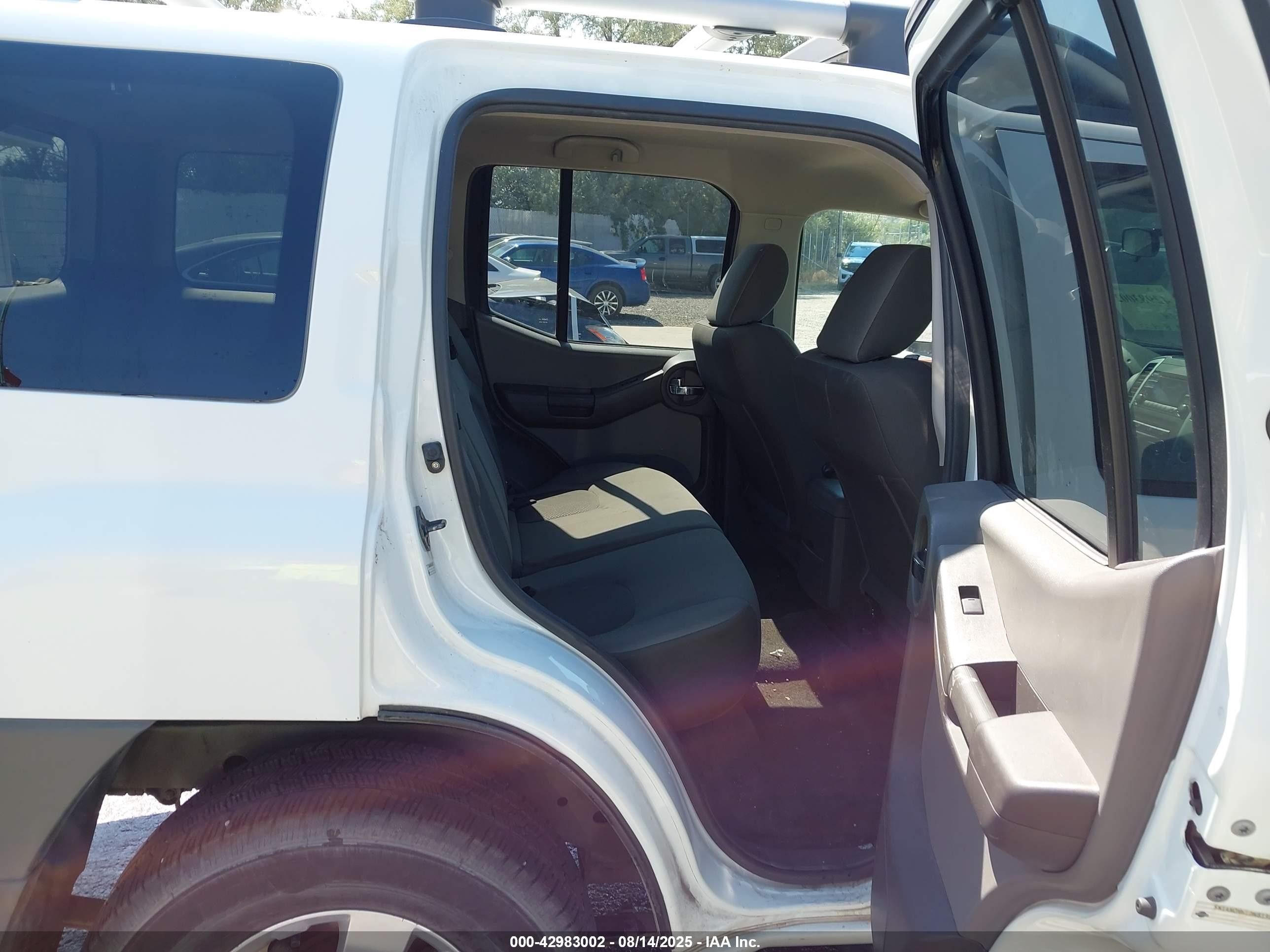 2013 Nissan Xterra S White vin: 5N1AN0NW1DN813807