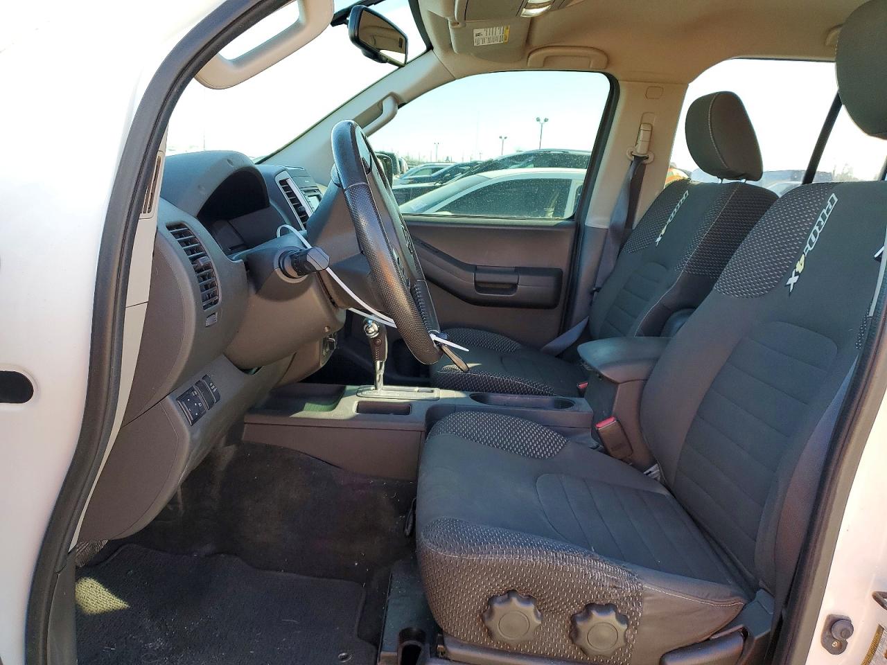 2013 Nissan Xterra X Белый vin: 5N1AN0NW1DN823270