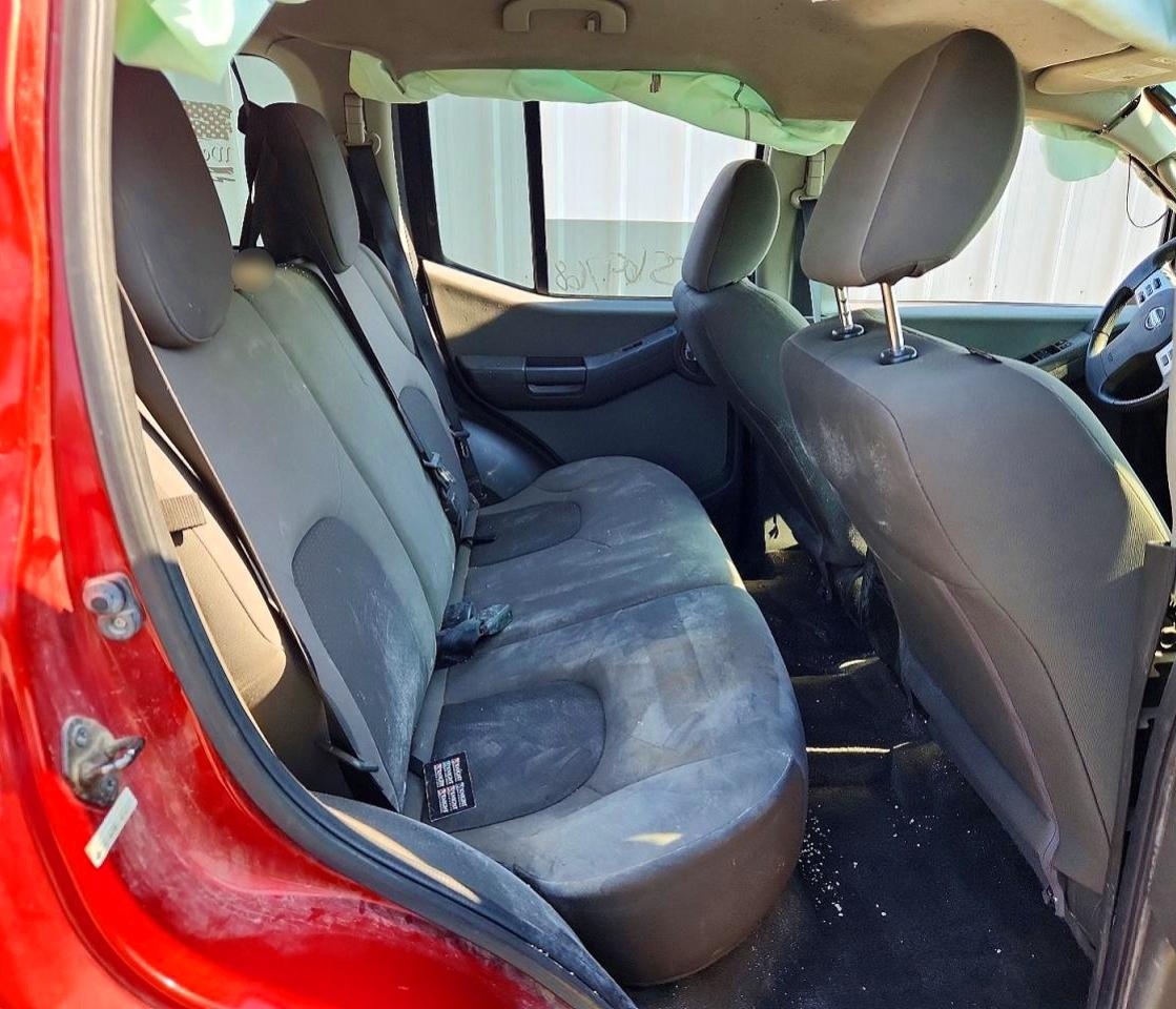 2015 Nissan Xterra X Red vin: 5N1AN0NW1FN650319