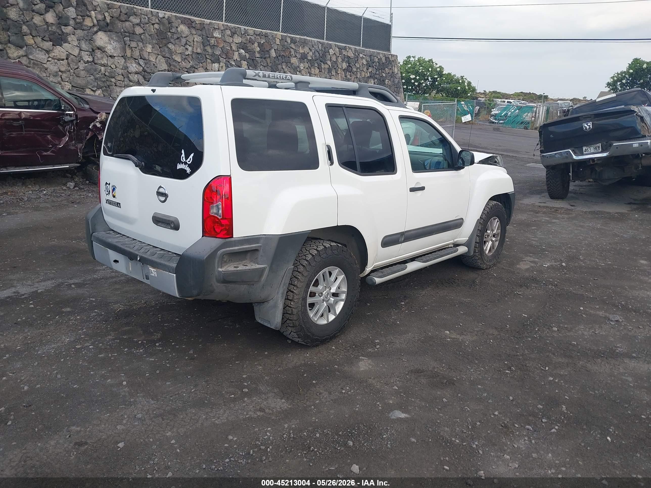 2015 Nissan Xterra S White vin: 5N1AN0NW1FN656332
