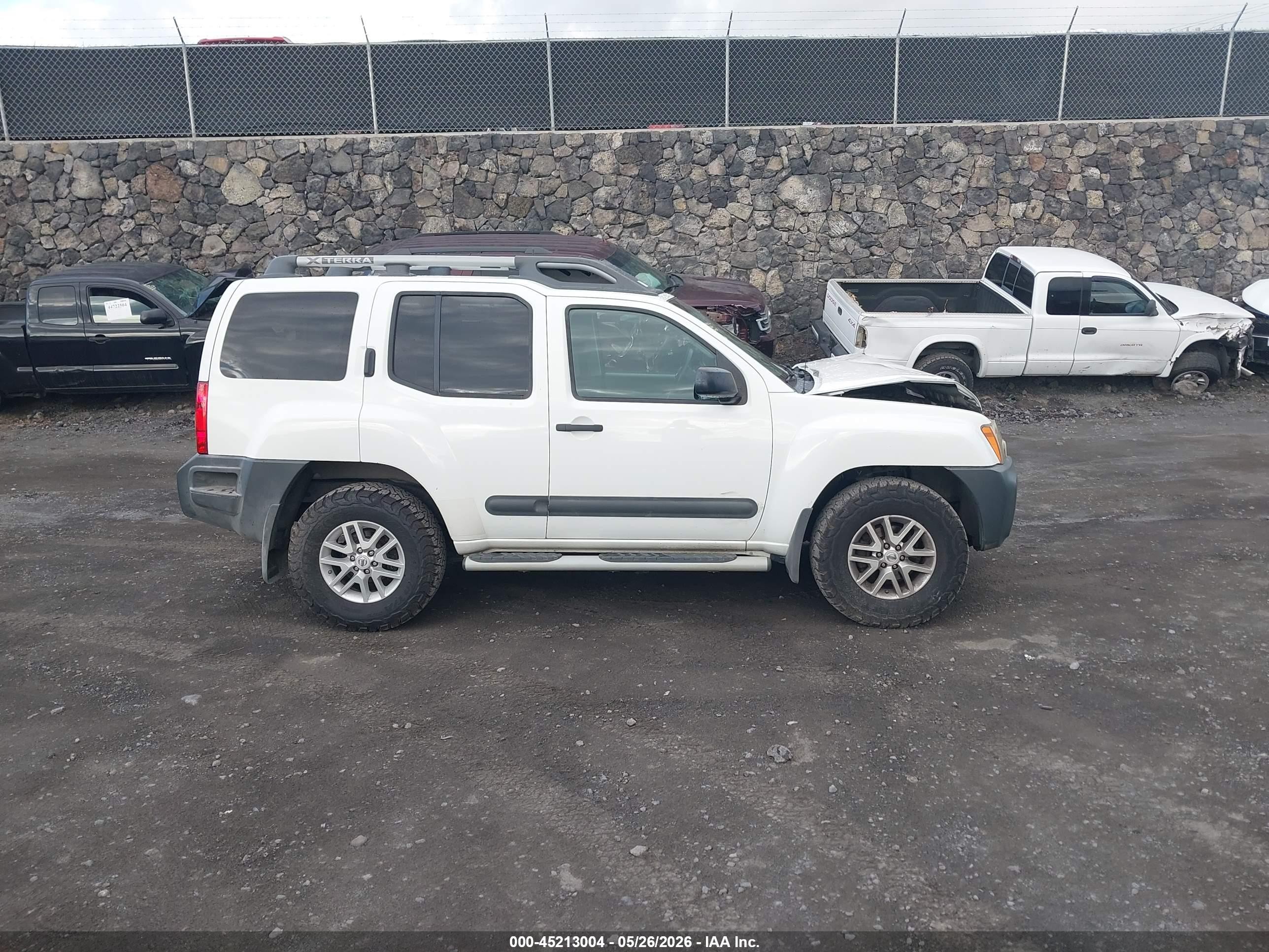 2015 Nissan Xterra S White vin: 5N1AN0NW1FN656332