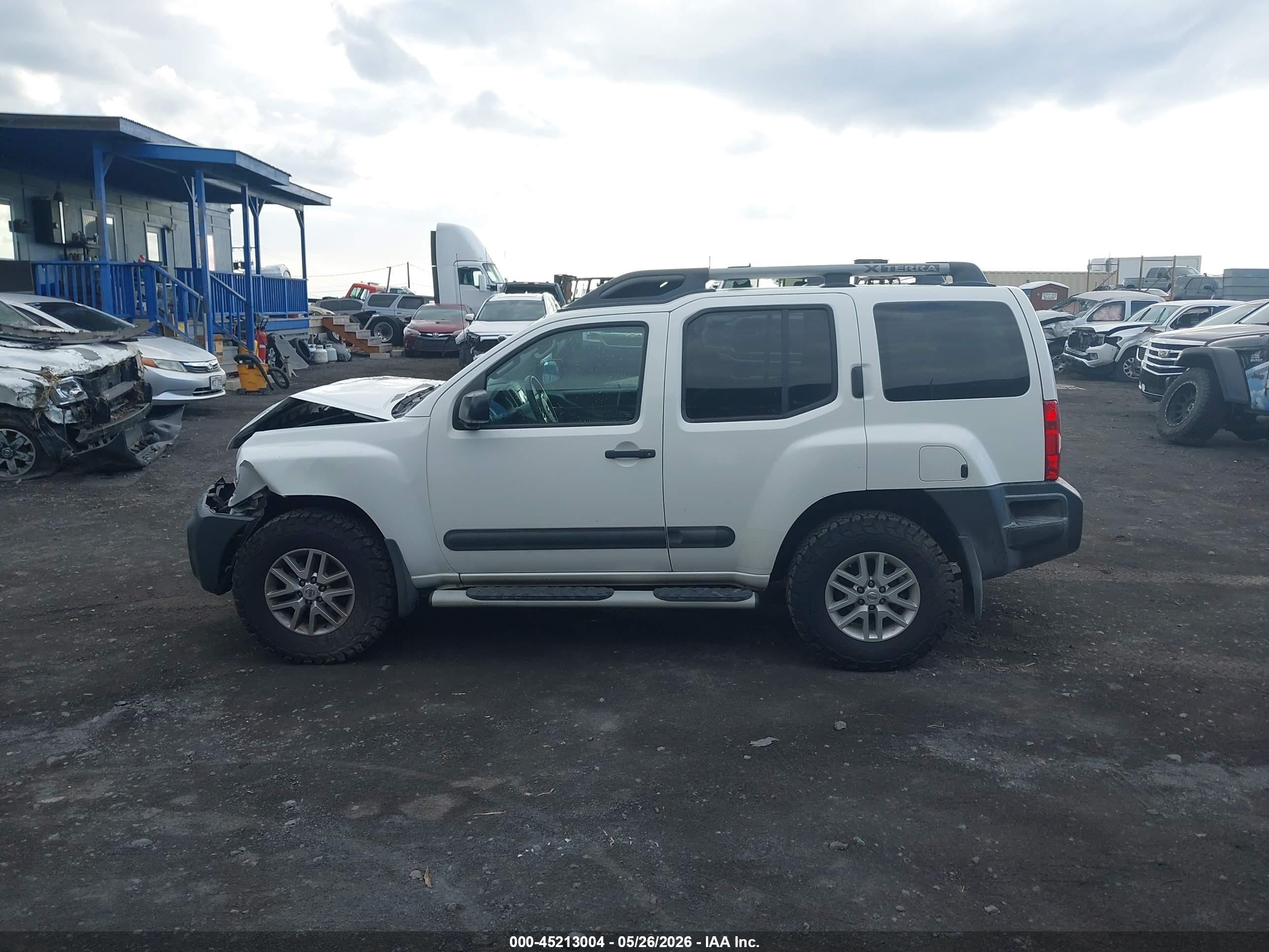 2015 Nissan Xterra S White vin: 5N1AN0NW1FN656332