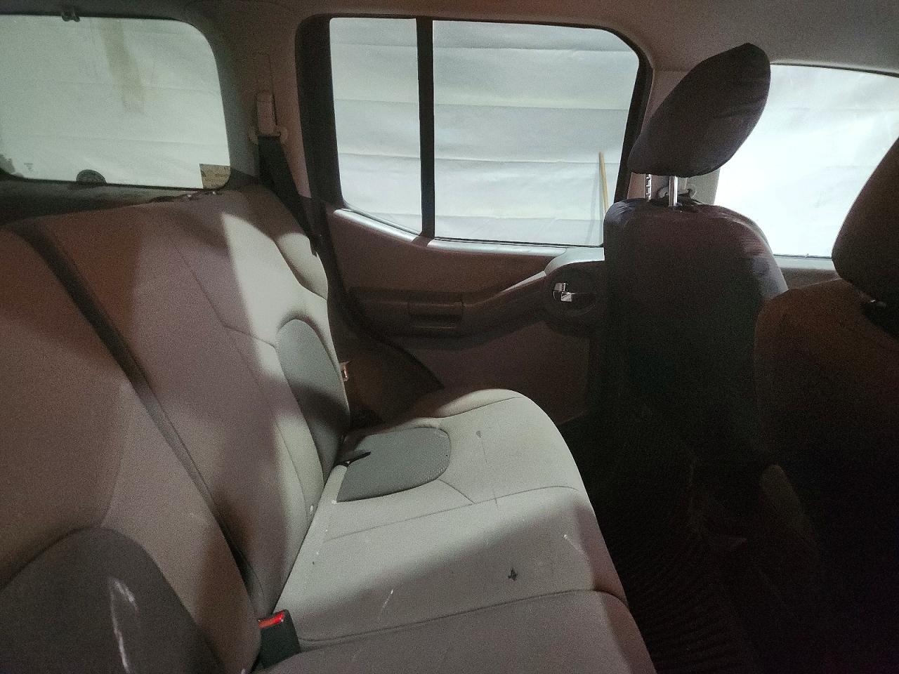 2015 Nissan Xterra S Silver vin: 5N1AN0NW1FN665161